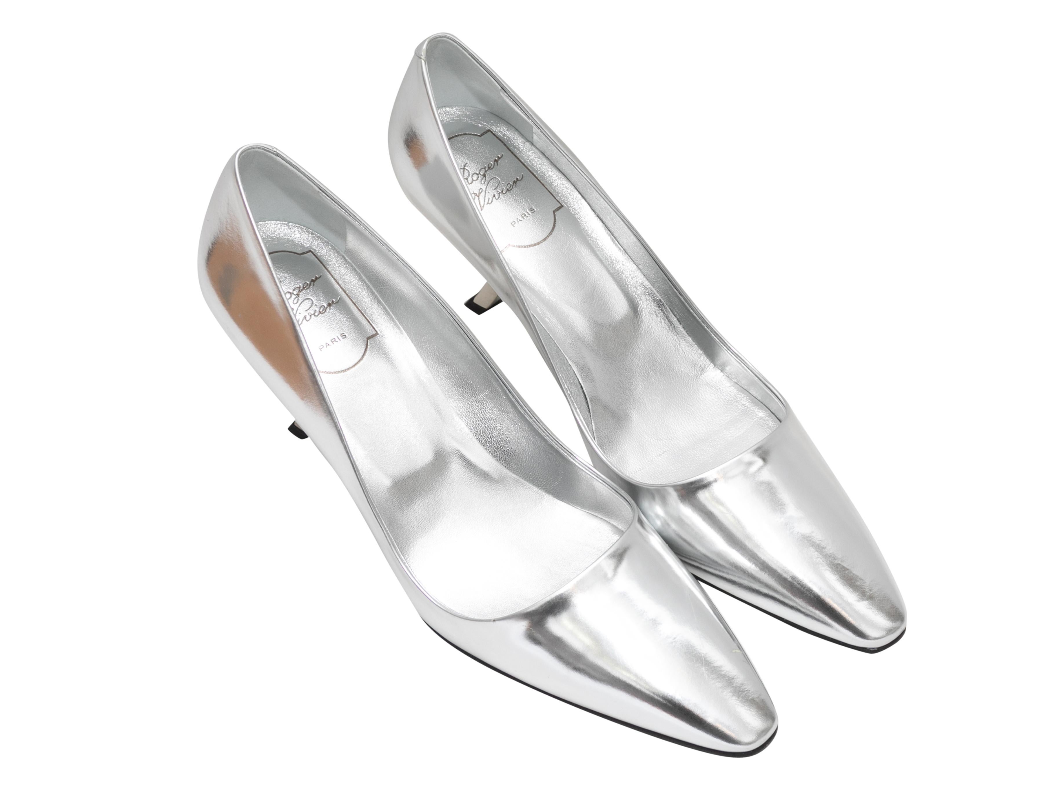 Silver metallic patent leather pointed-toe pumps by Roger Vivier. Comma heels. 3
