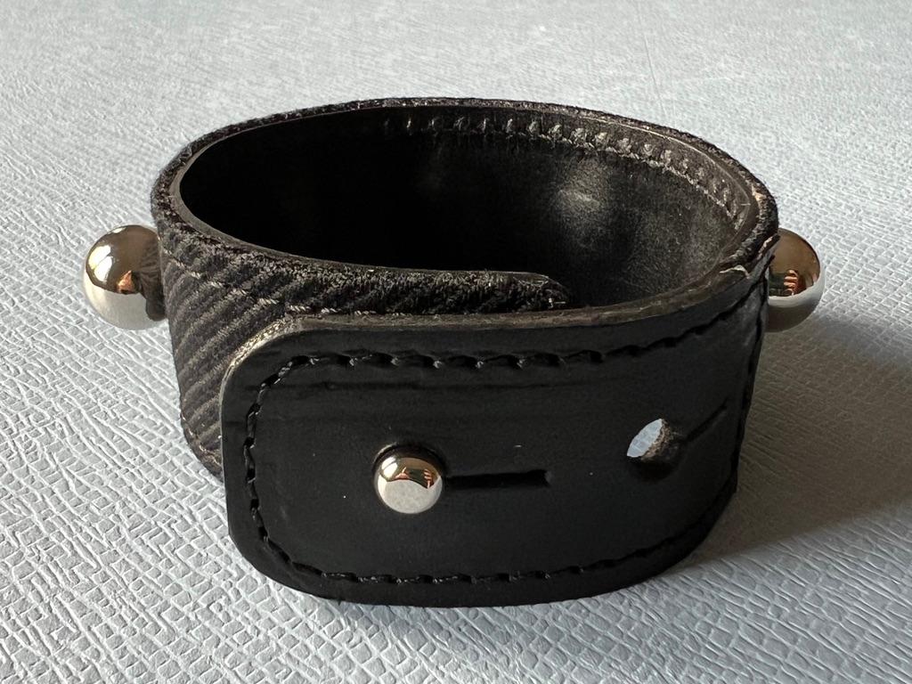 Women's or Men's Silver Round Studs Black Fine Wool Black Leather Bracelet Calfskin For Sale