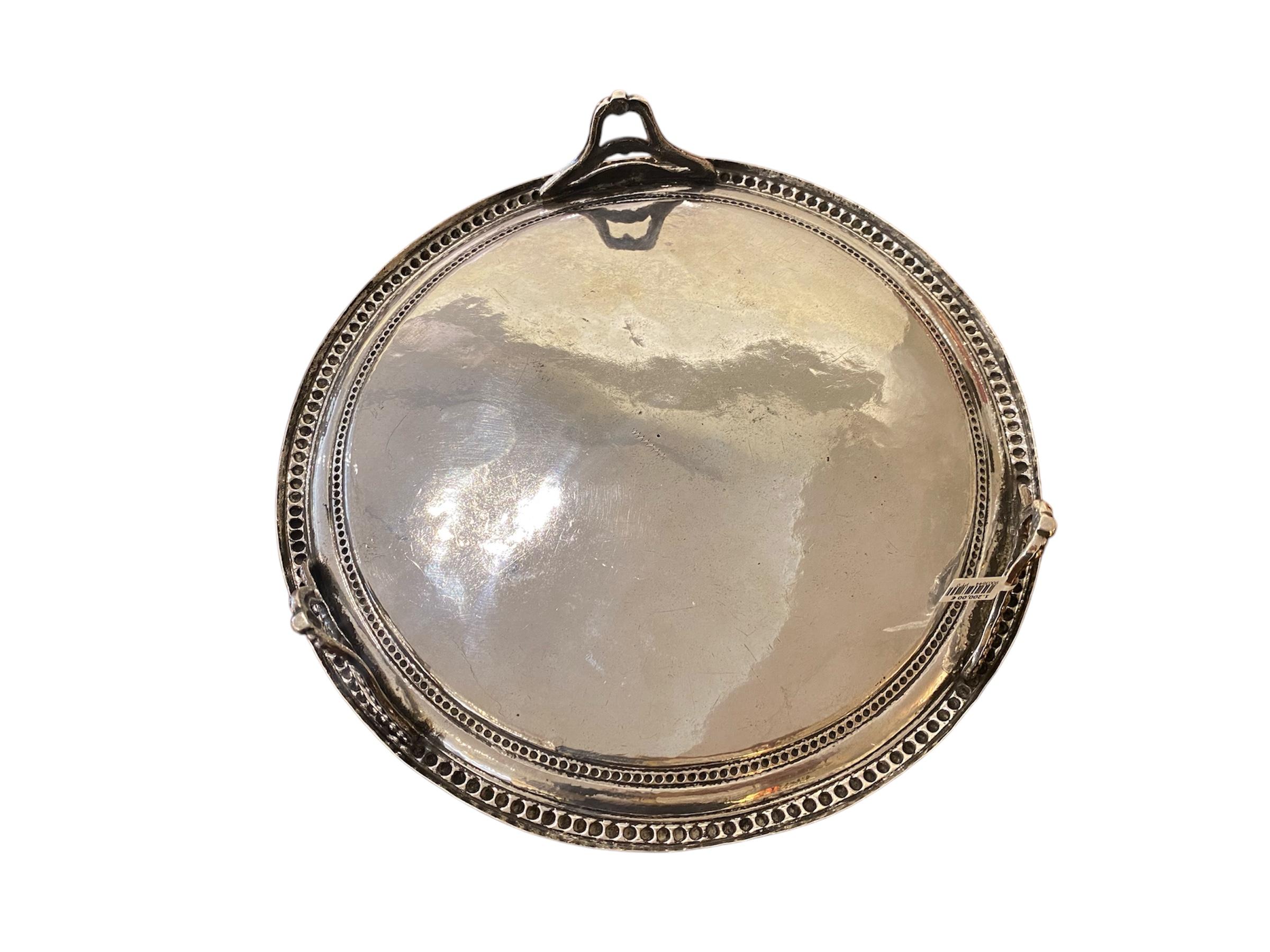 Silver salt cellar with three feet, Portuguese, 18th Century. 1