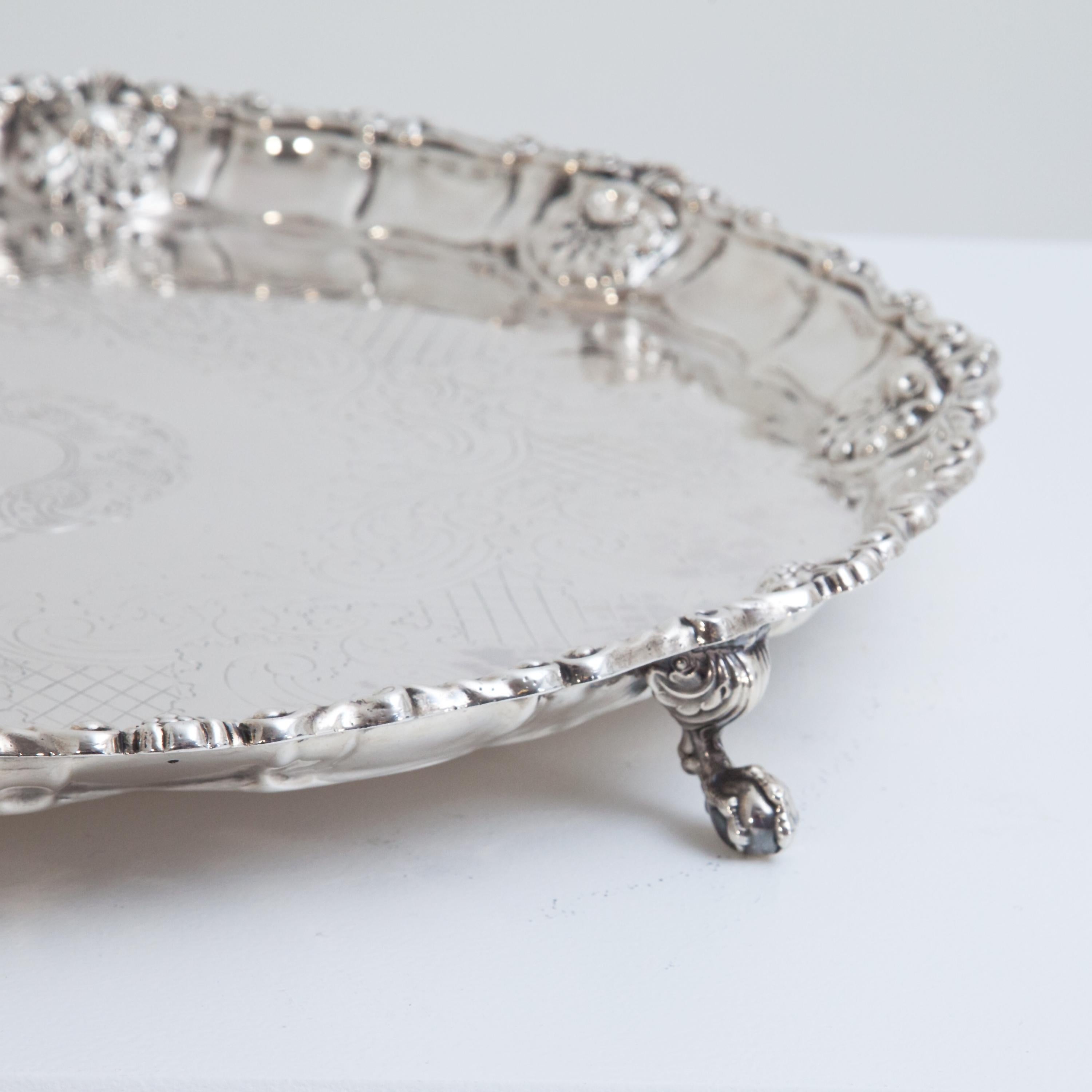 Silver Salver Sheffield, 1827-1828 In Good Condition In Greding, DE