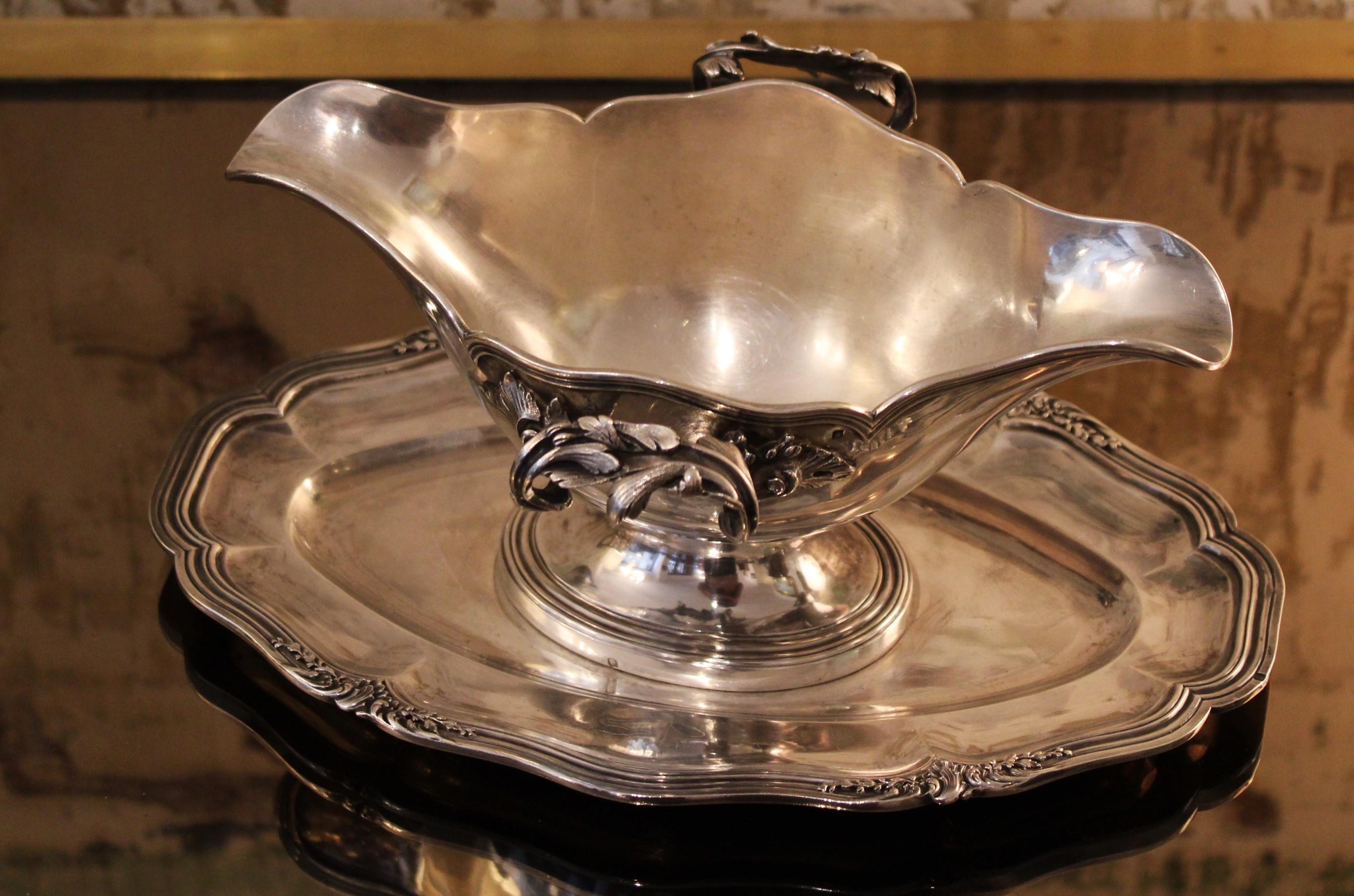 Silver sauce boat by Puiforcat In Excellent Condition In Paris, FR