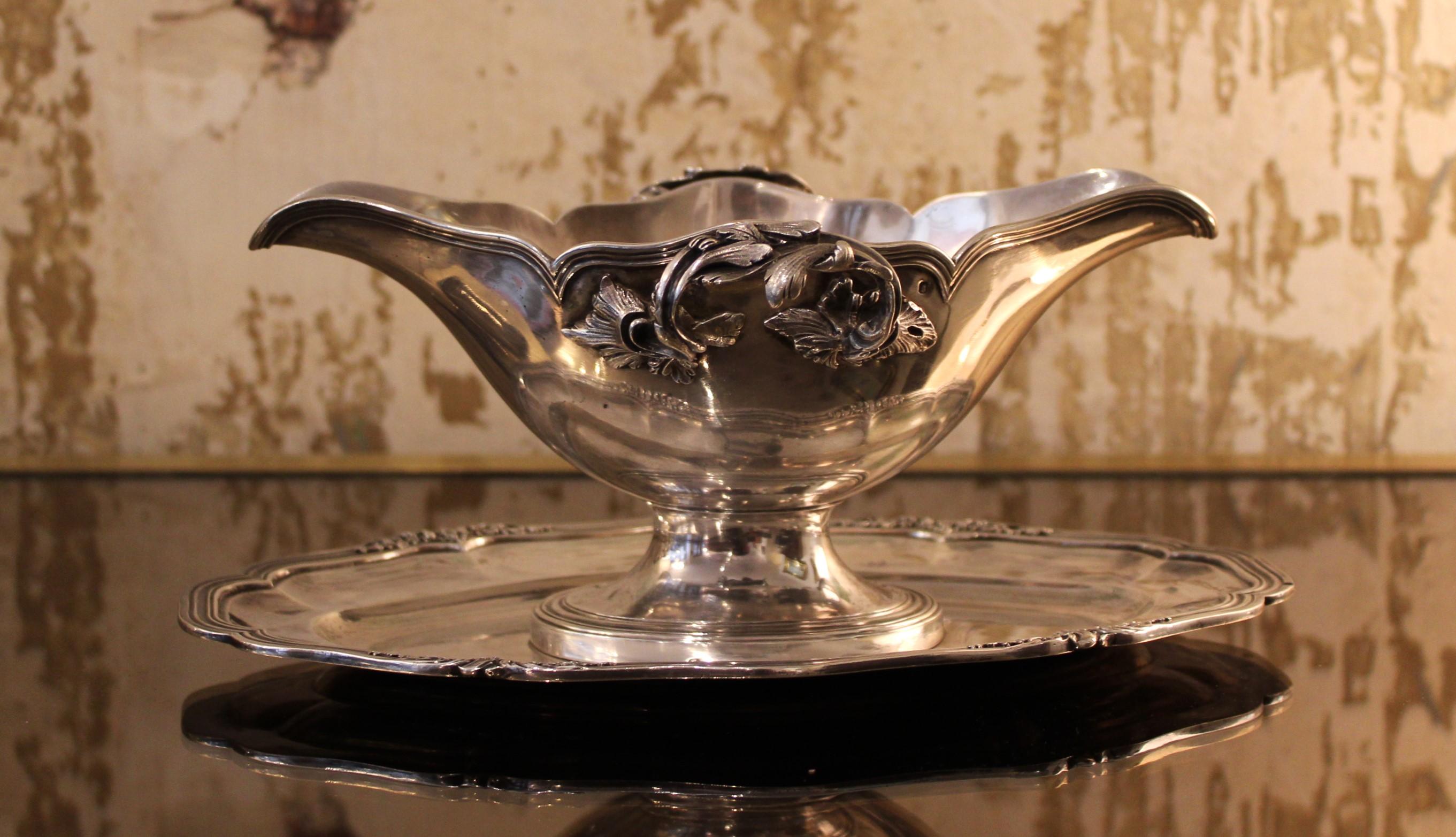Silver sauce boat by Puiforcat For Sale 1