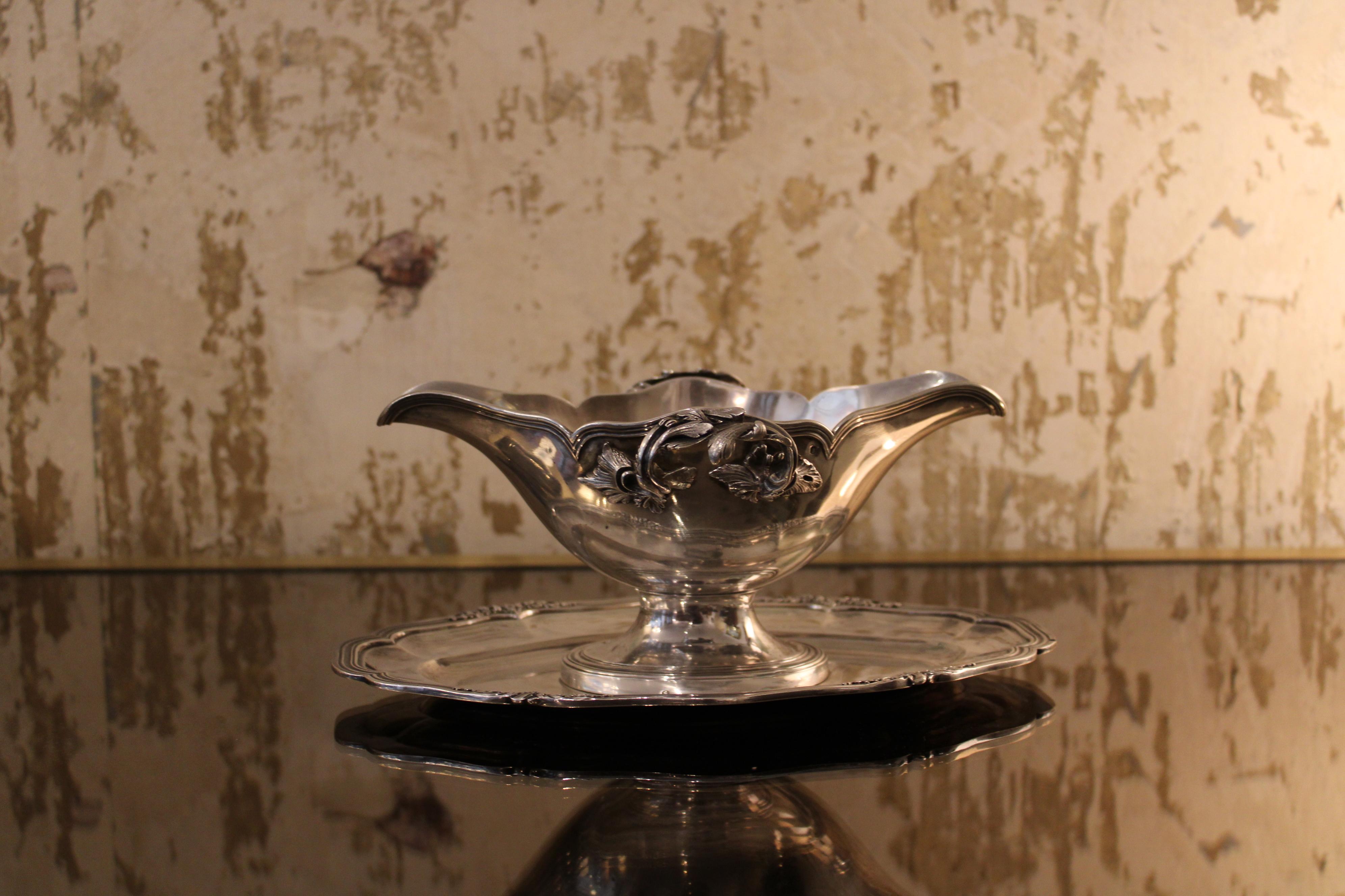 Silver sauce boat by Puiforcat For Sale 2