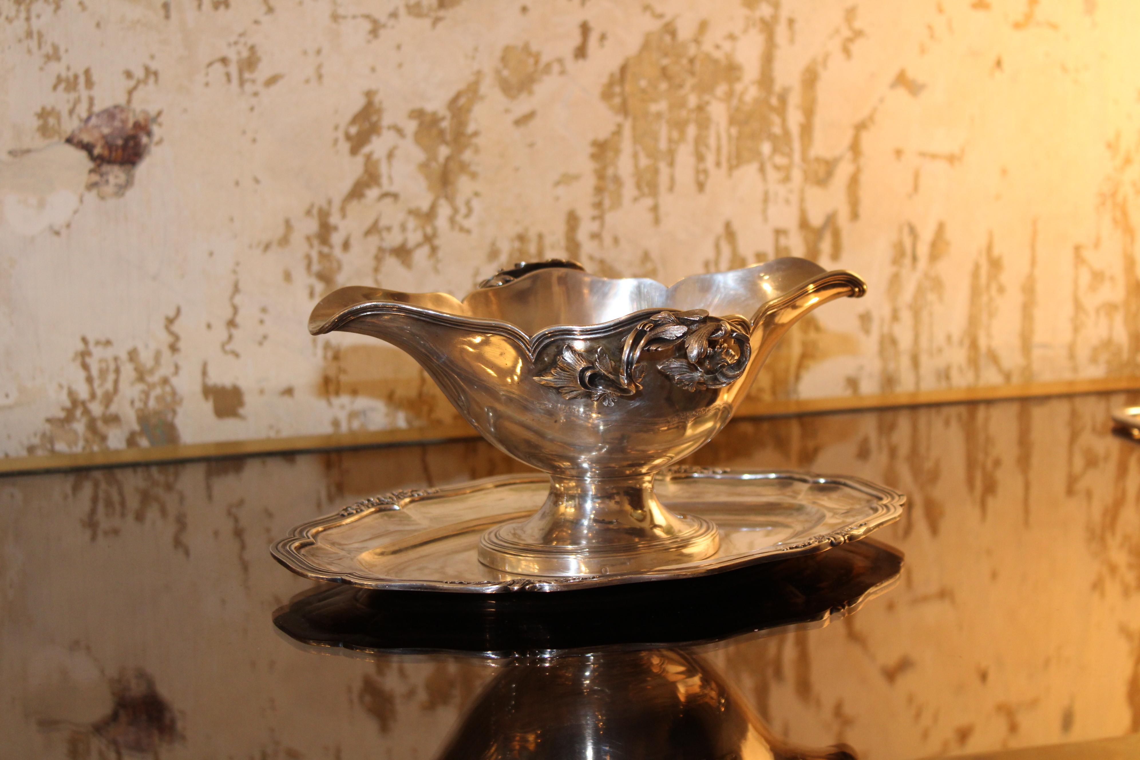 Silver sauce boat by Puiforcat For Sale 3