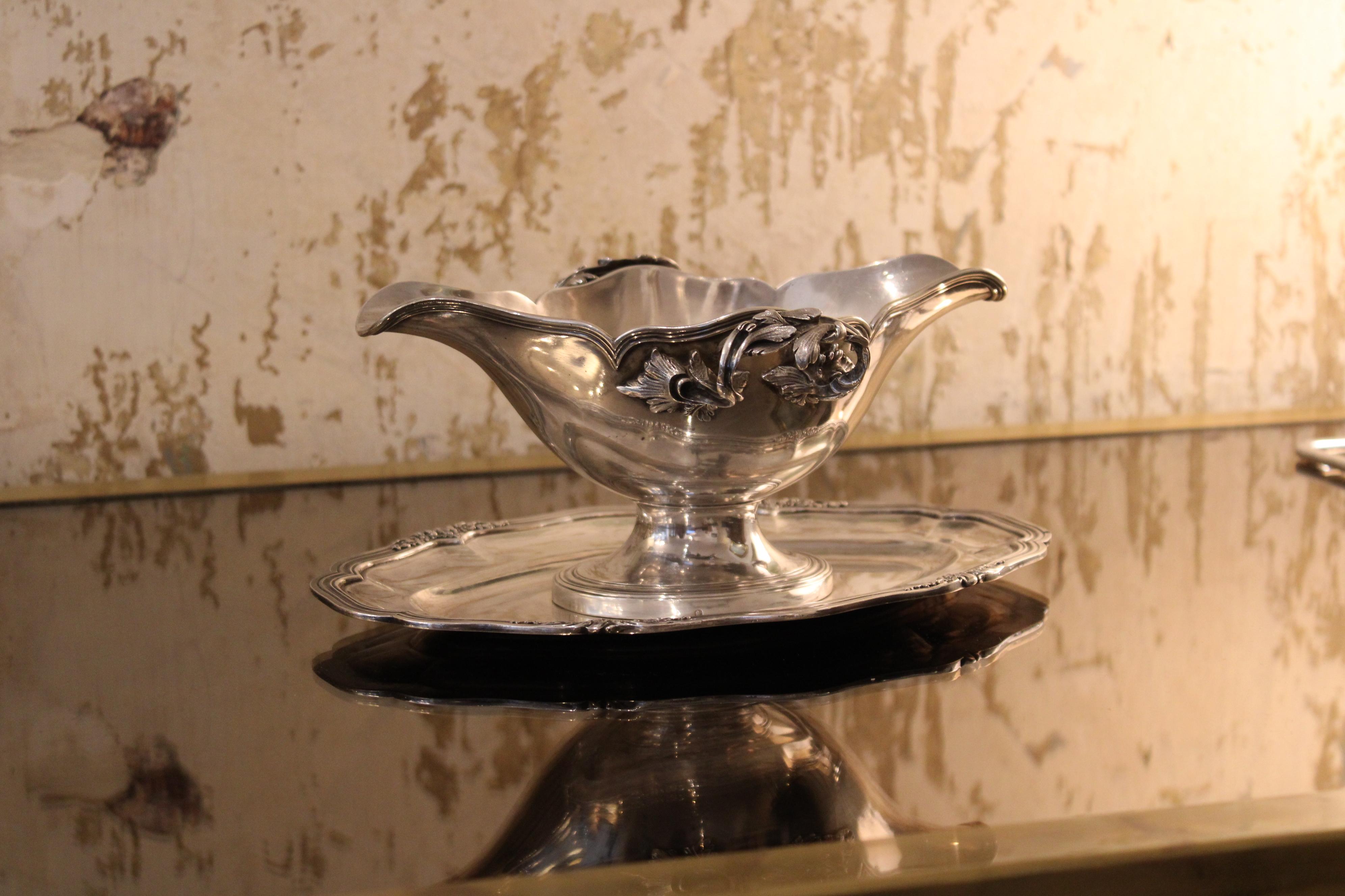 Silver sauce boat by Puiforcat For Sale 4