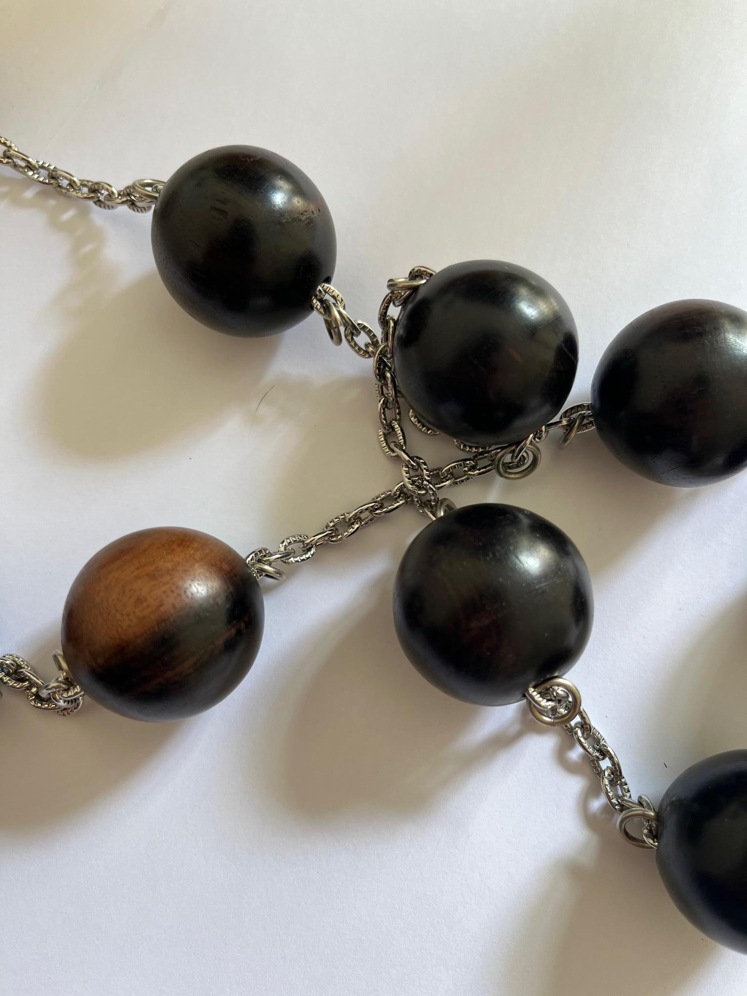 Donna Sautoir in argento con perle di Wood di Paco Rabanne in vendita