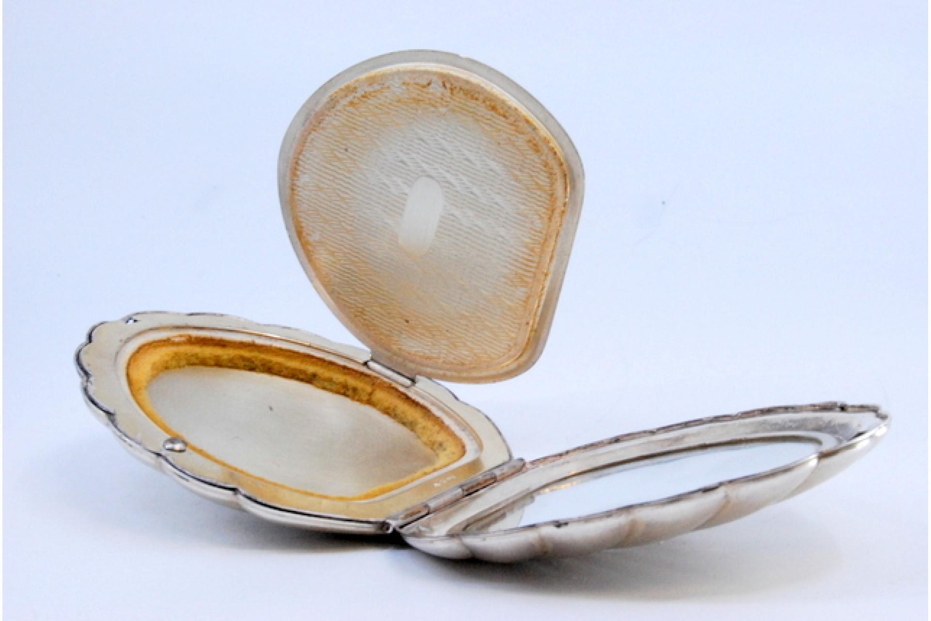 European Silver scallop-shaped toiletry box with mirror inside For Sale