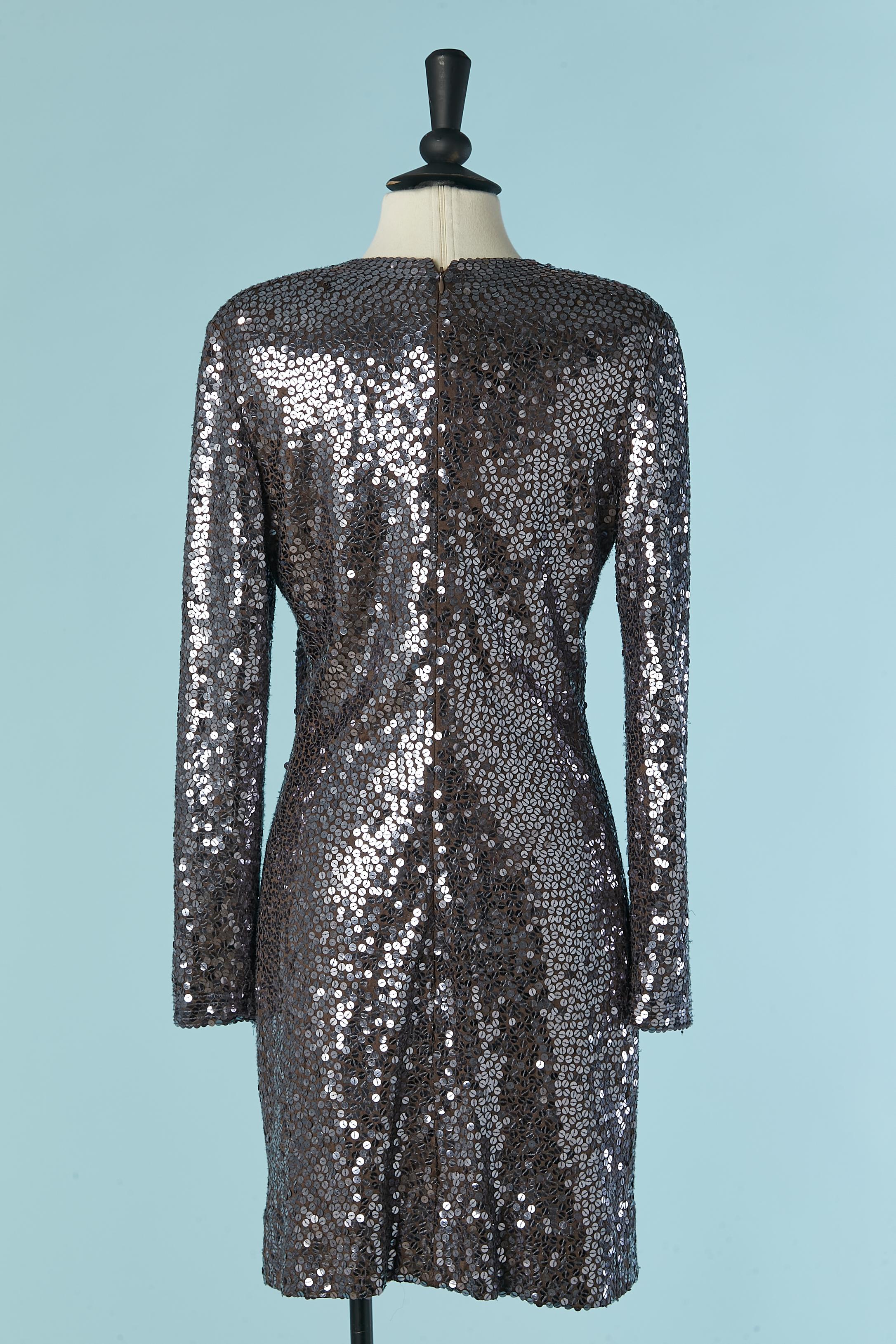 Vestido de cóctel de lentejuelas plateadas Bill Blass en venta 1