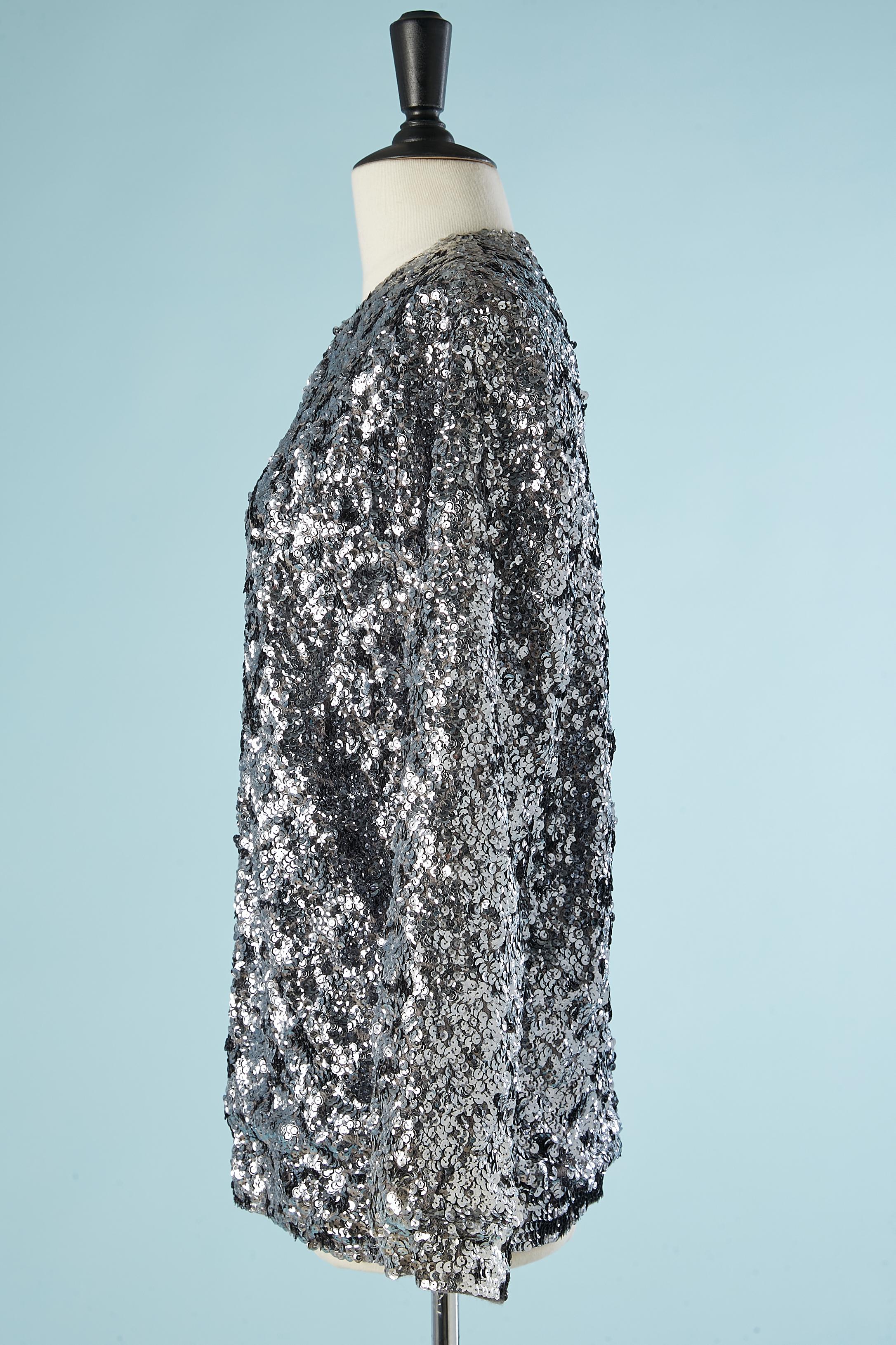 Silver sequin edge to edge evening jacket on a grey knit base Circa 1970's In Excellent Condition For Sale In Saint-Ouen-Sur-Seine, FR