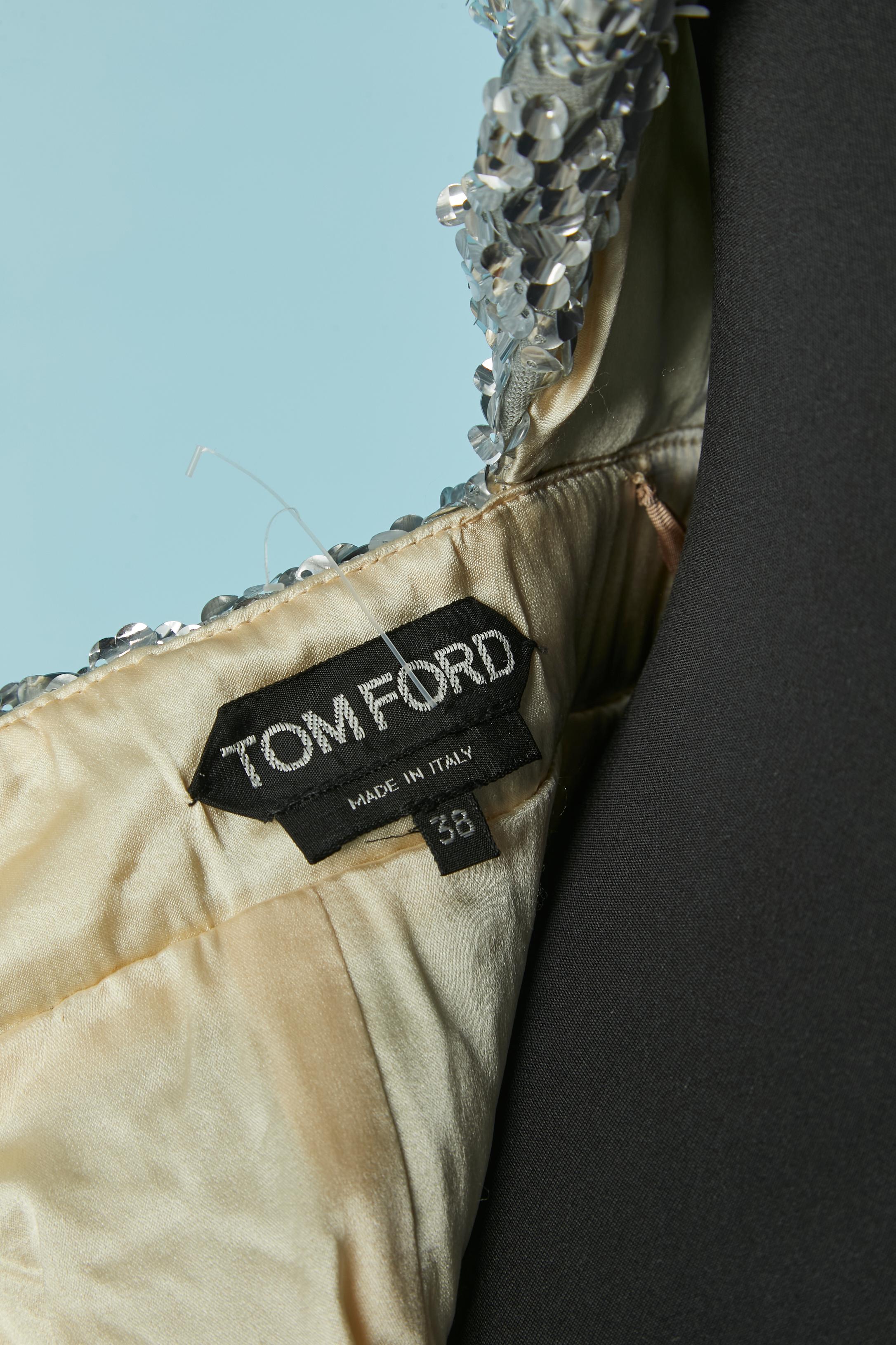 Robe de soirée à paillettes argentées TOM FORD SS2023 en vente 3