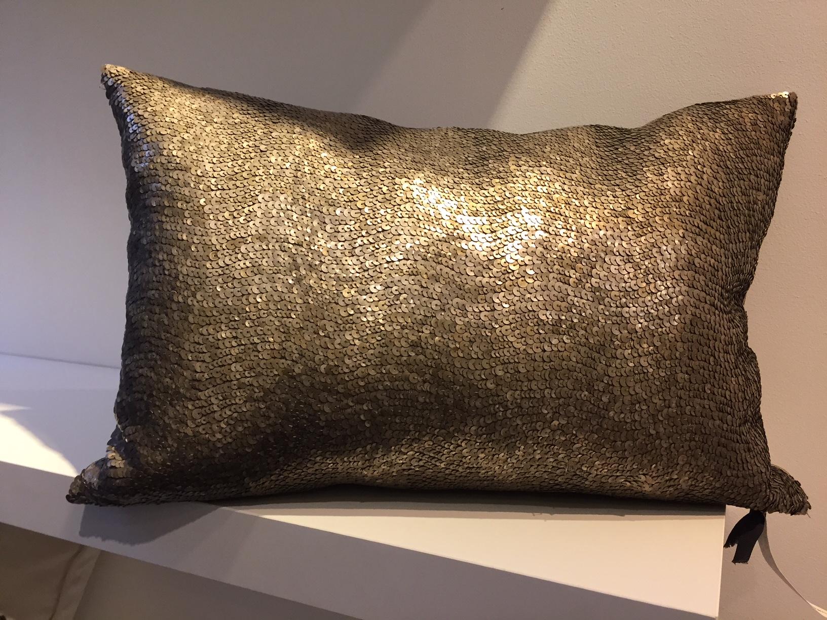 gold and silver cushions