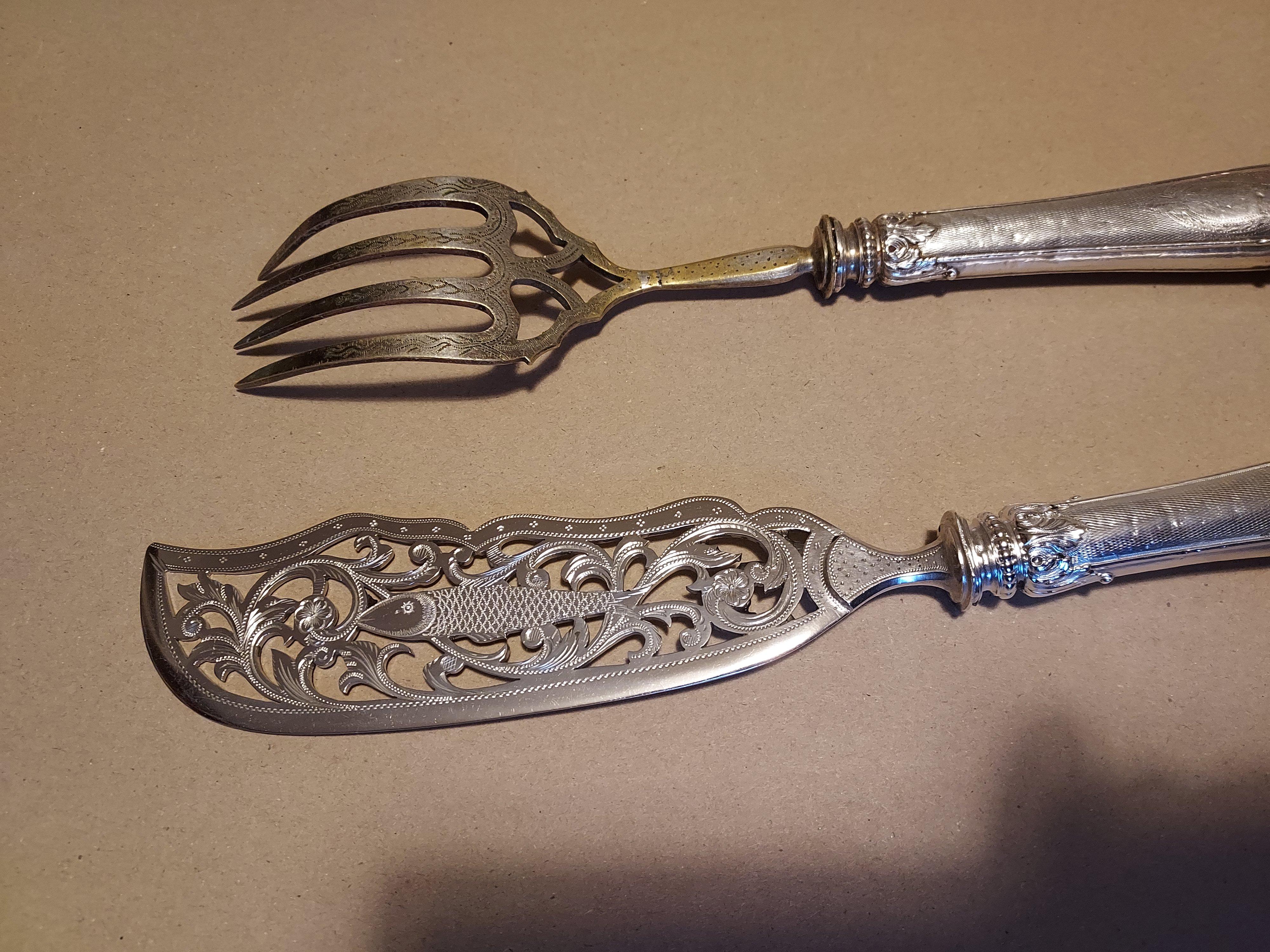 Silver Serving Fish Knife and Fork with rare engine turned handle For Sale 2