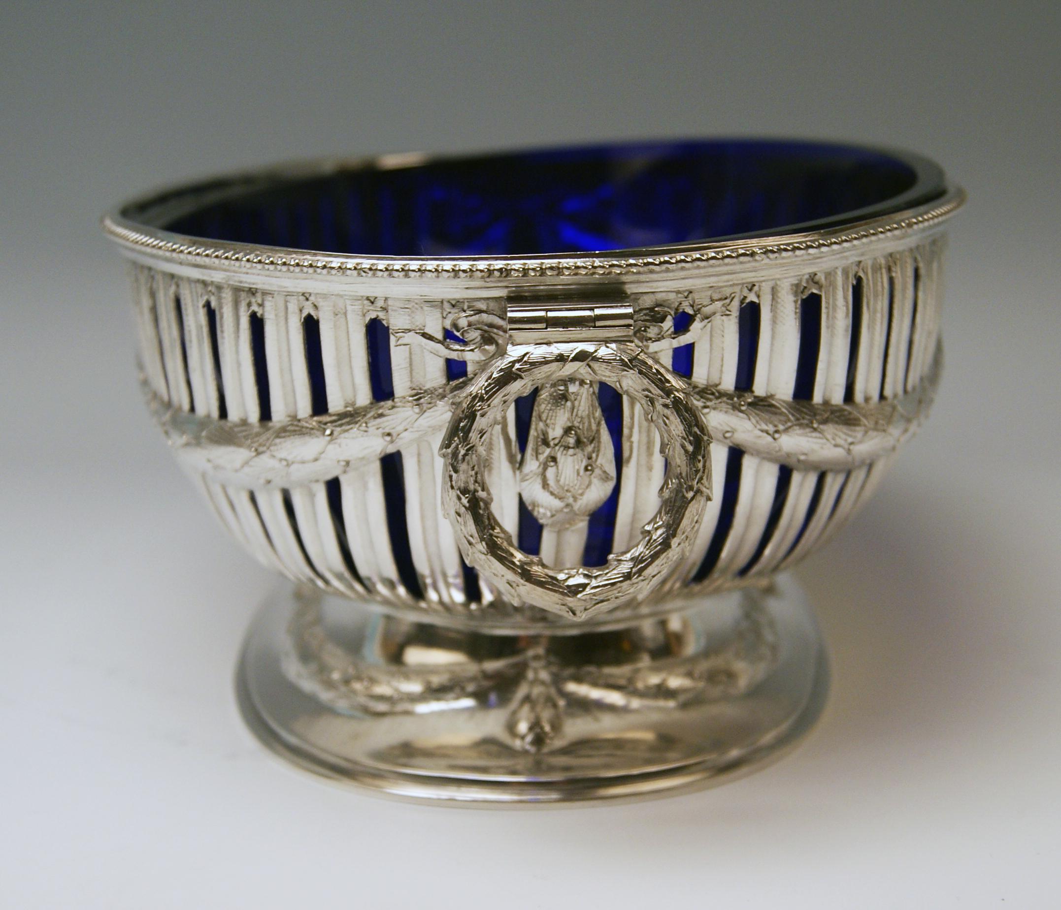 Silber Set Drei Schalen Kobaltblaue Glaseinlagen Meister Bubeniczek Wien ca.1900 im Zustand „Gut“ im Angebot in Vienna, AT