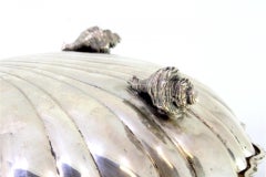 Silver shell candy box w/ 3 embossed cowrie feet