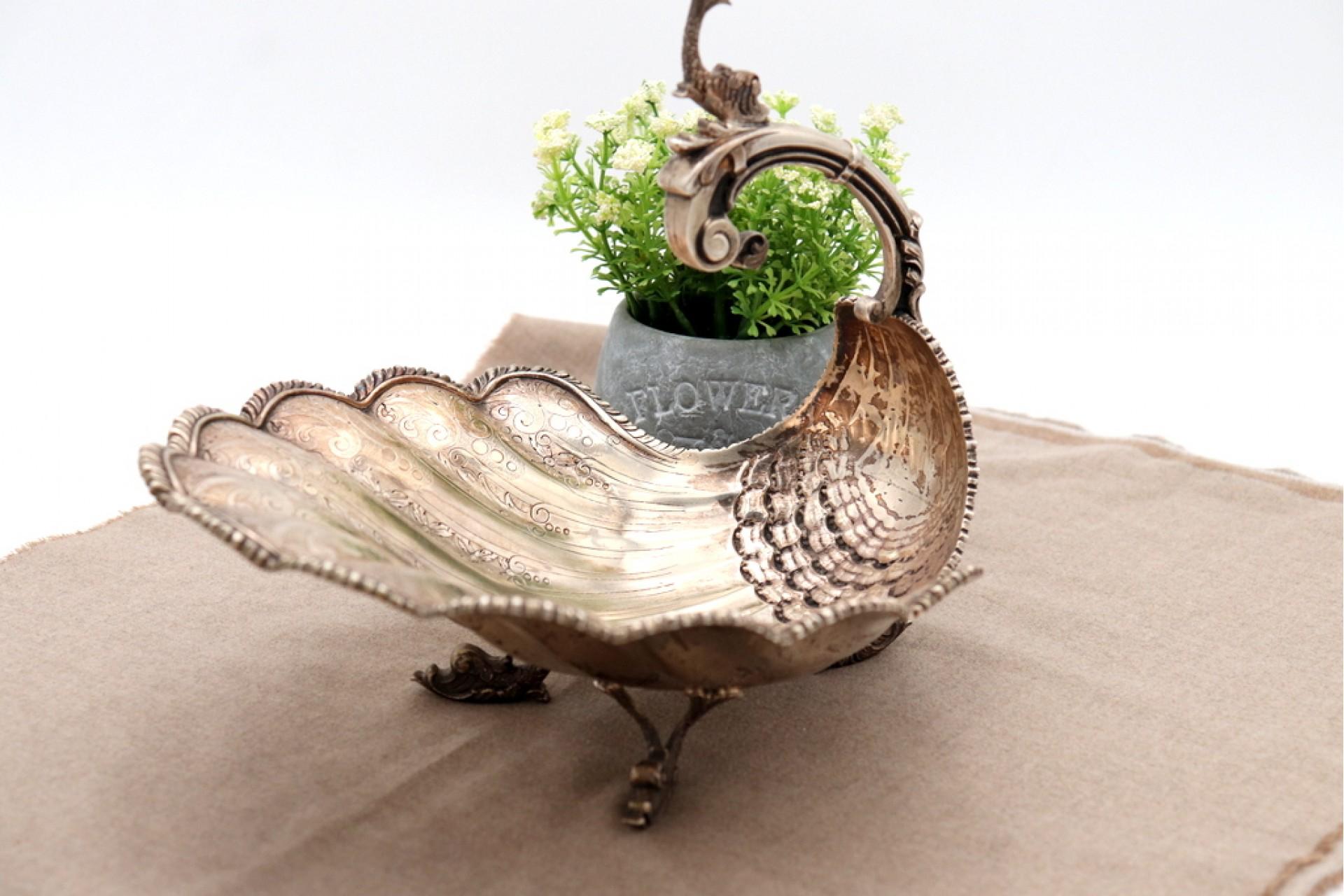 Silver shell-shaped fruit bowl For Sale 3