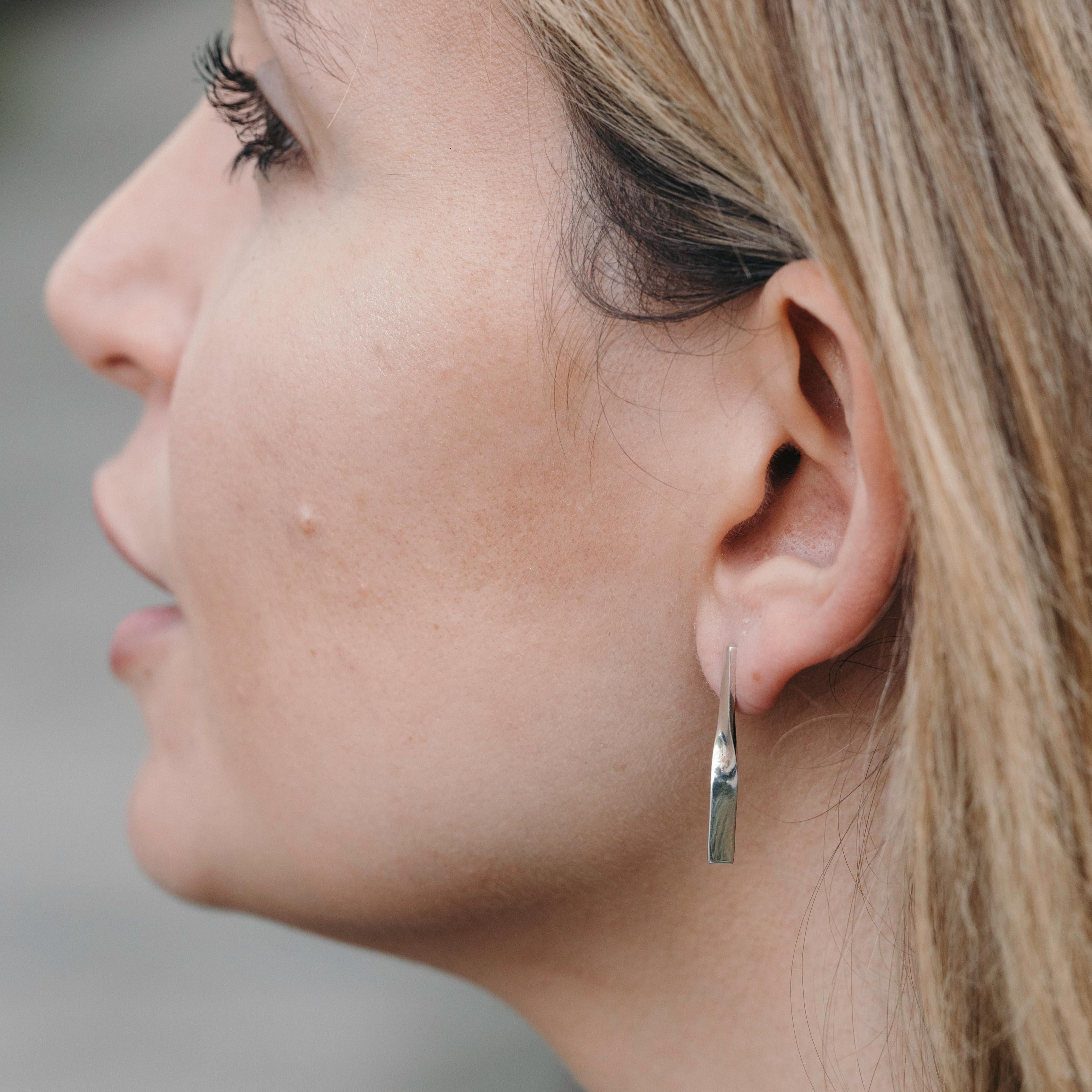 Contemporary Silver Shift Bar Earrings For Sale