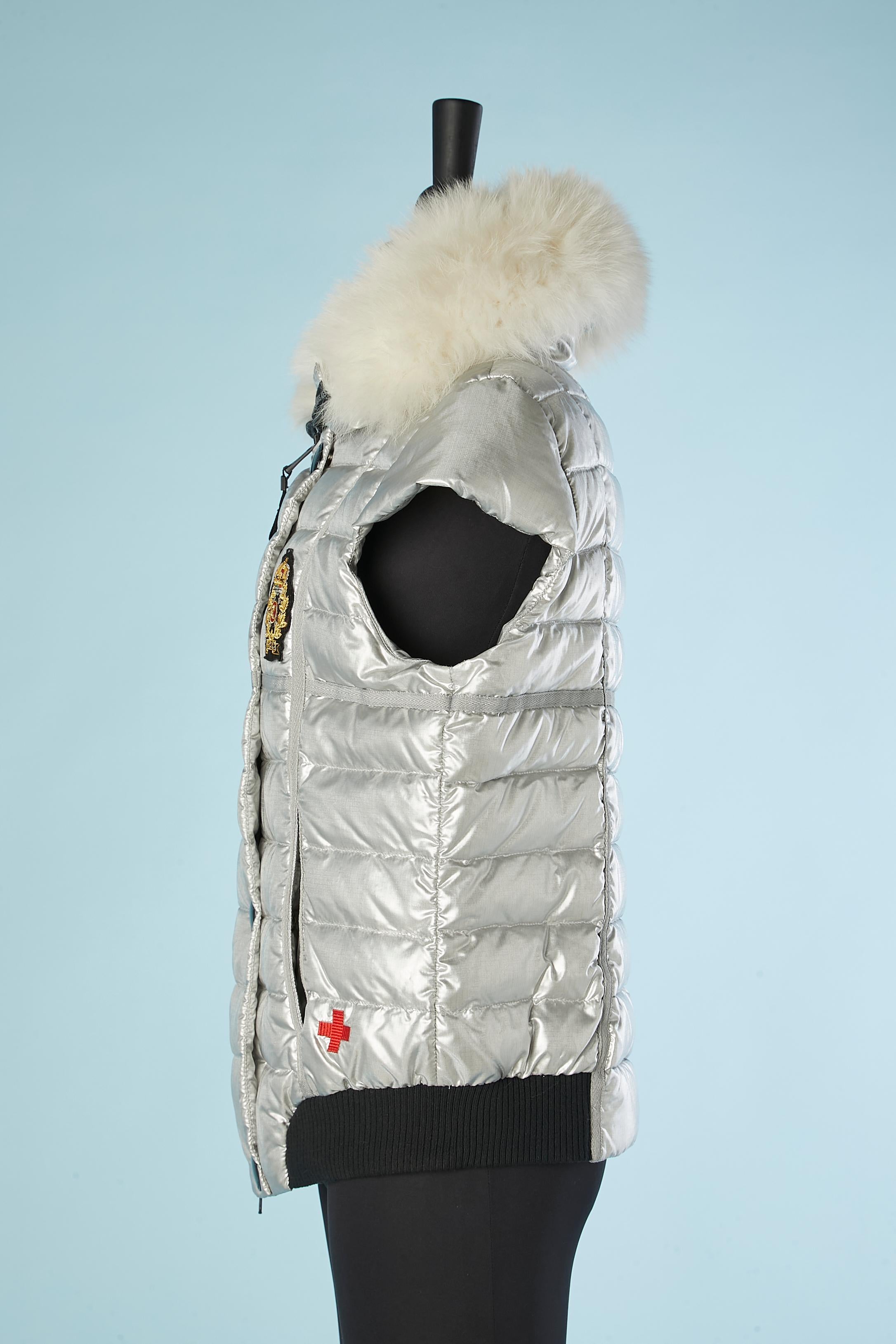 Silver sleeveless down jacket with feather collar J.C de Castelbajac & Rossignol For Sale 2