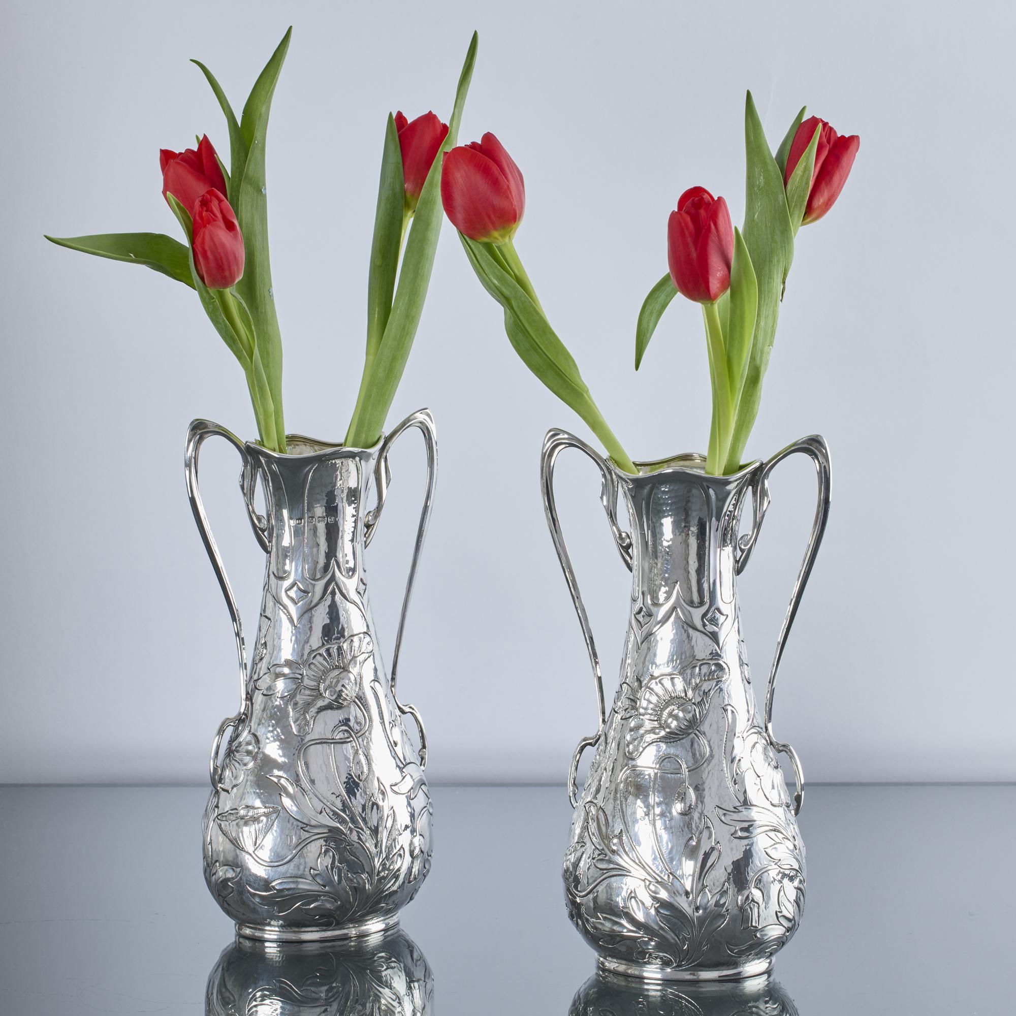20th Century Pair of Art Nouveau silver vases For Sale