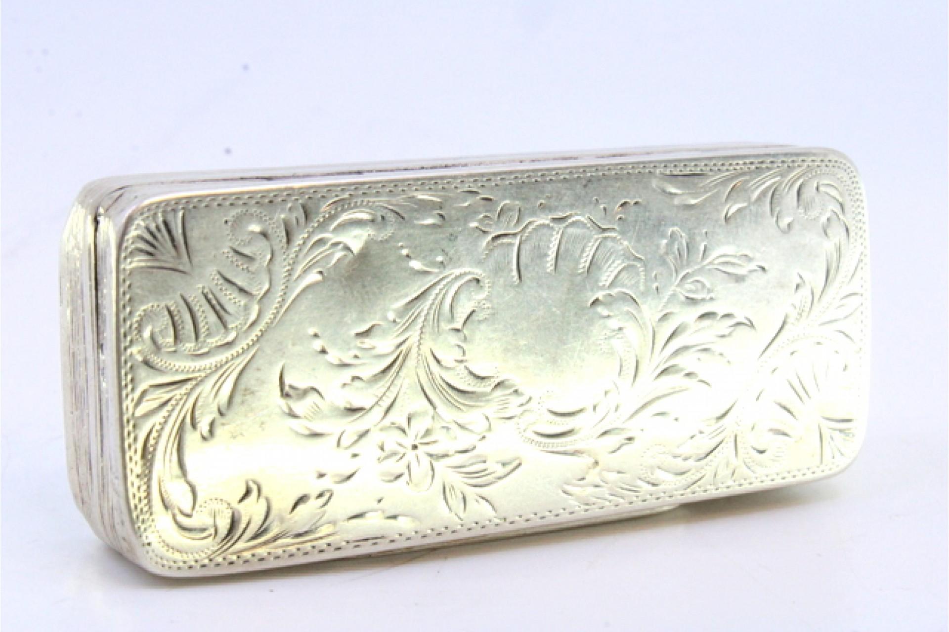 19th Century Silver snuff box w/ engraved wreaths & floral motifs surrounding a monogram card For Sale