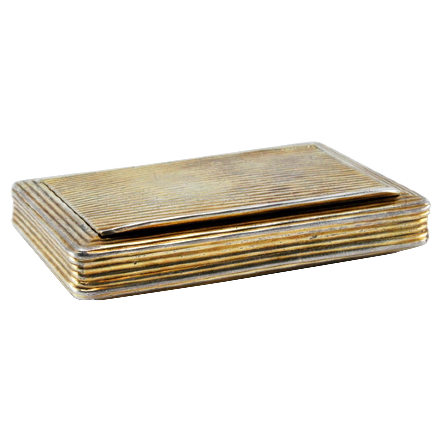 Silver snuff box with borders on the edge, gold interior and hinged lid