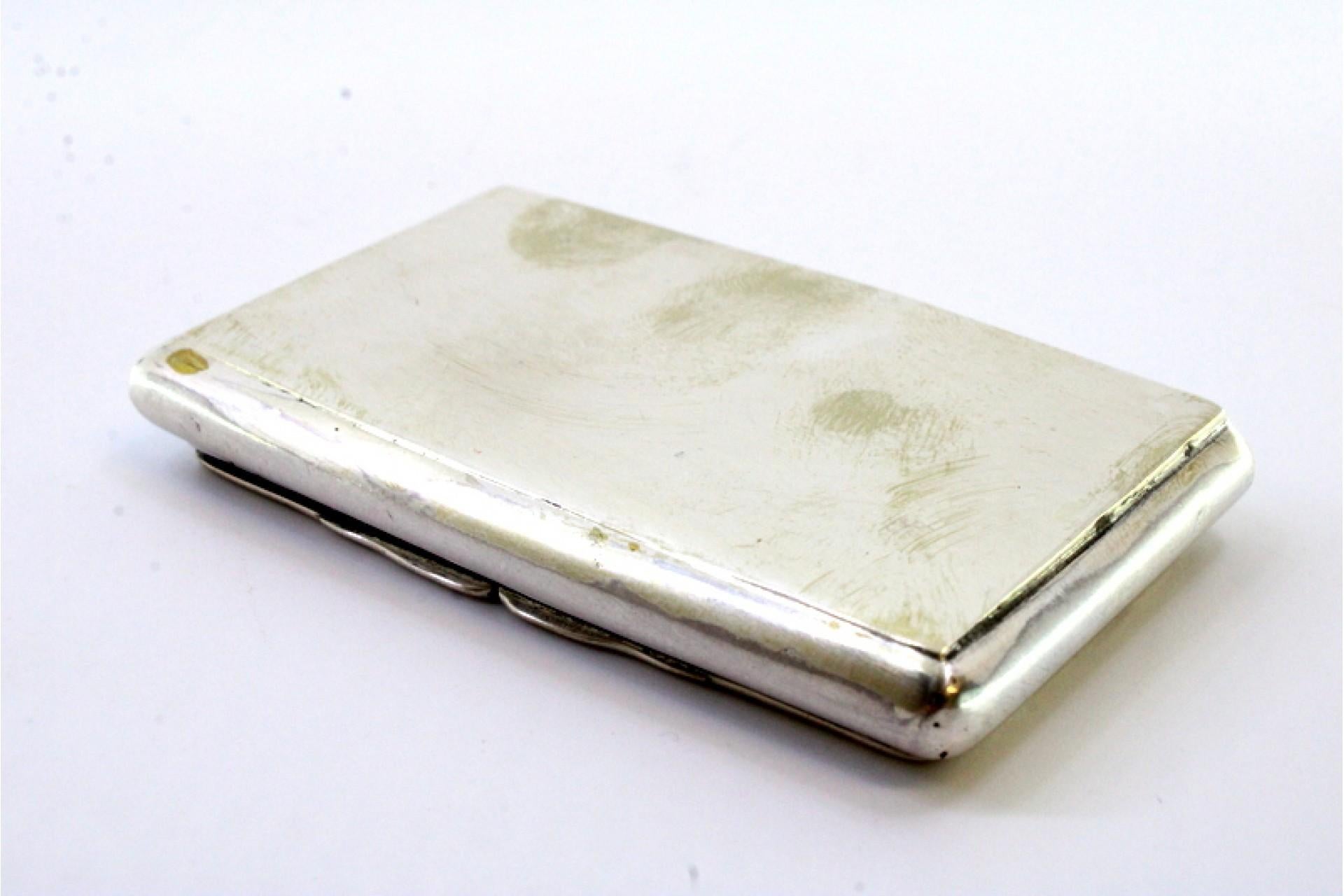 Silver snuff box with engraving and hinged lid In Good Condition For Sale In Porto, PT