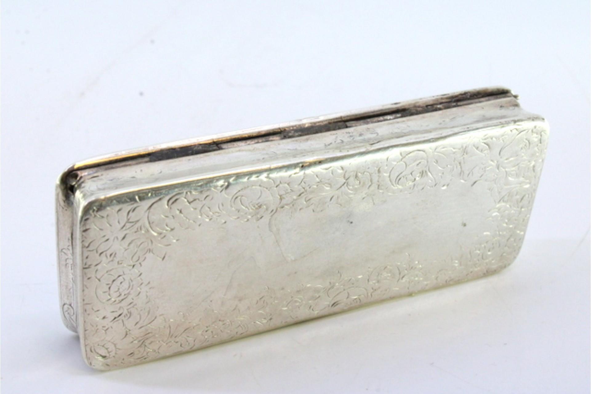 19th Century Silver snuff box with floral motifs around monogram and gold interior For Sale