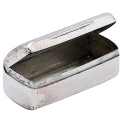 Tabatière en argent avec motifs floraux