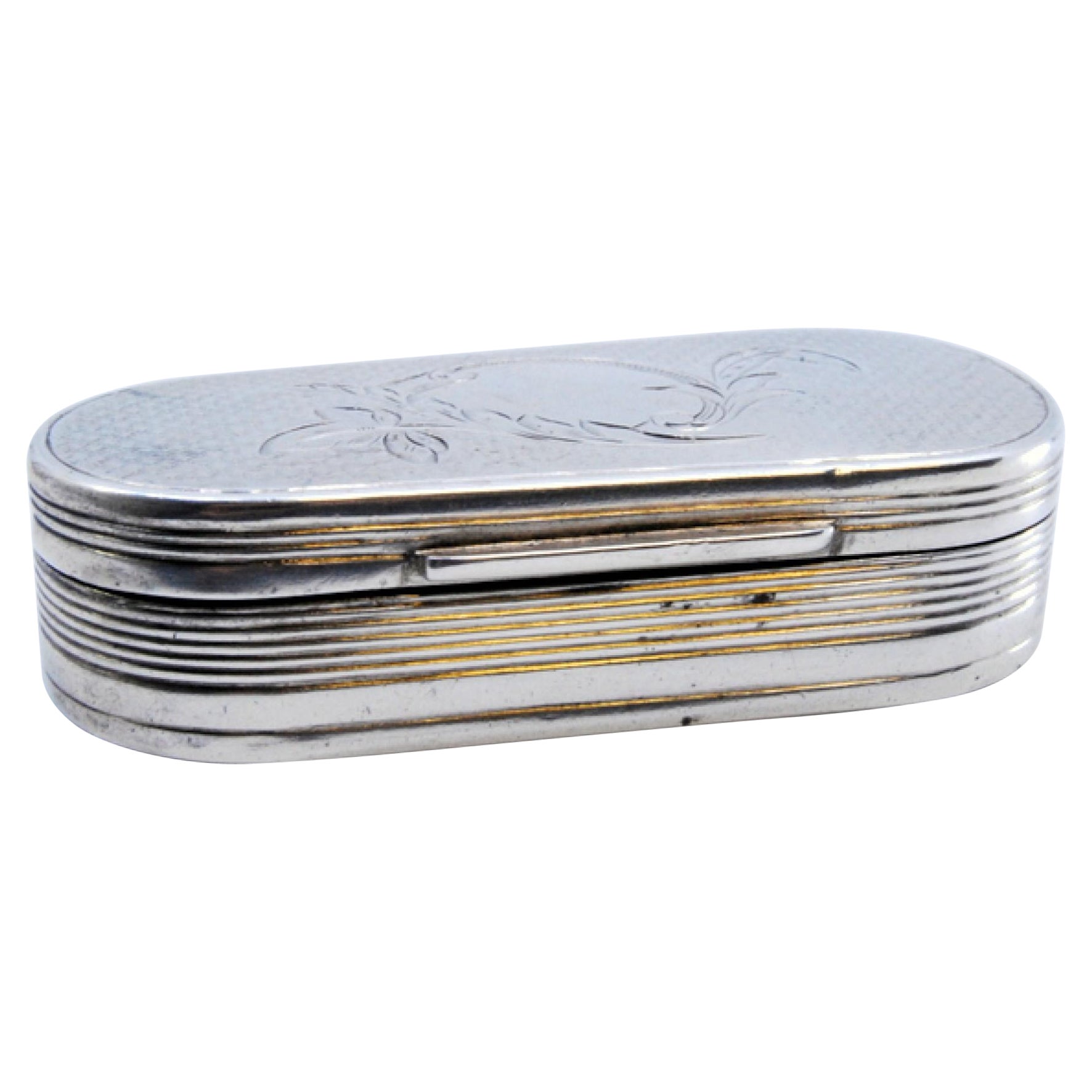 Silver snuff box with guilloche lid, floral motifs and friezes on the border