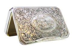 Tabatière en argent avec carte de paysage en relief et intérieur en or