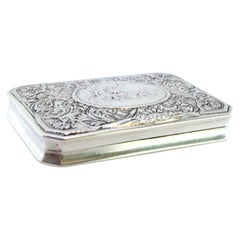 Silver snuff box with raised country-scene card and gold interior Silver snuff box with raised country-scene card and gold interior