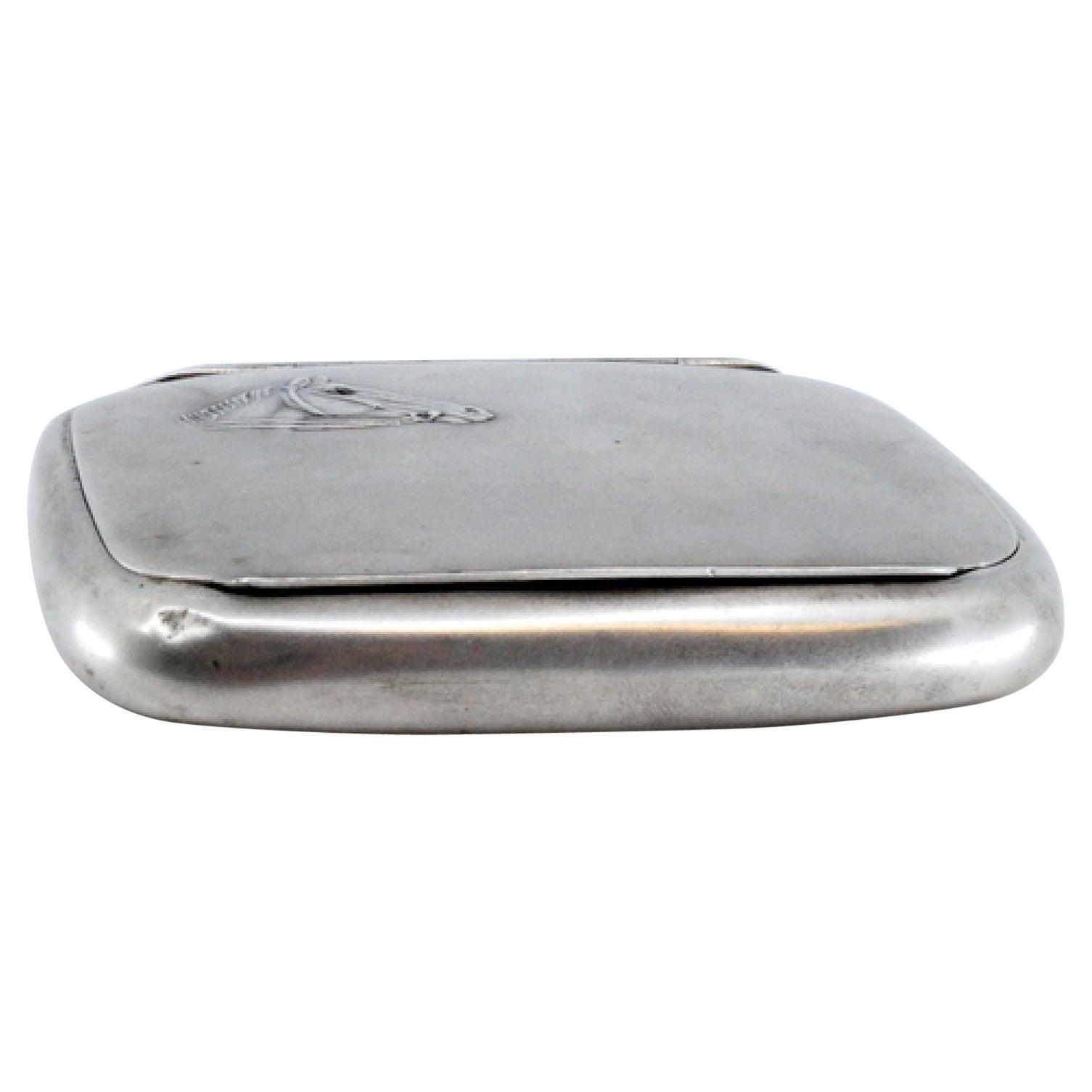 Silver snuffbox in Art Nouveau style with a relief horse figure