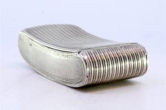 Silver snuffbox with fluting and crimped engraving, hinged lid