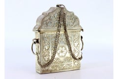 Silver snuffbox with Hebrew-style engravings and double safety chain