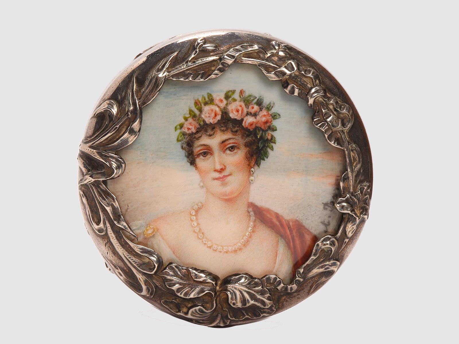 Silver snuffbox with miniature, France 1900.  In Good Condition For Sale In Milan, IT