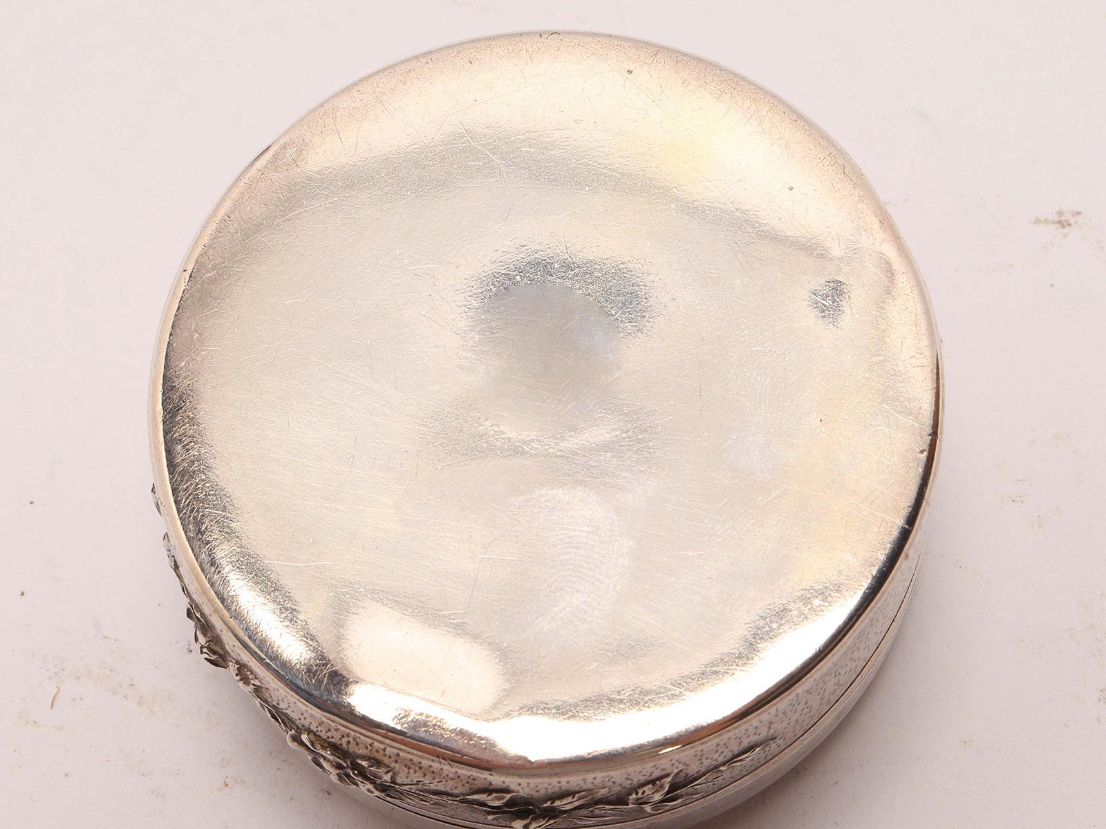 Silberne Schnupftabakdose mit Miniatur, Frankreich 1900.  im Angebot 4