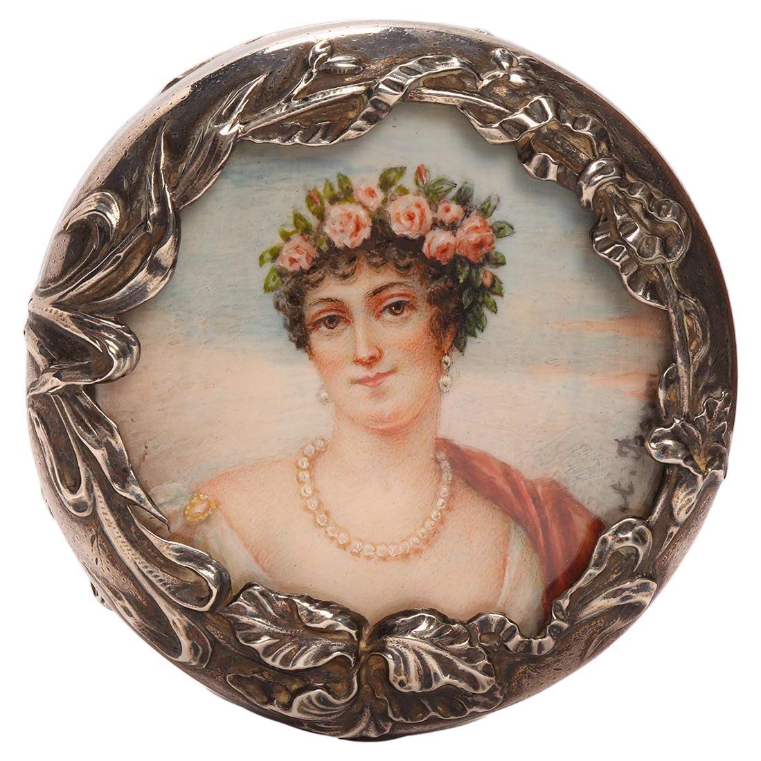 Silver snuffbox with miniature, France 1900.  For Sale