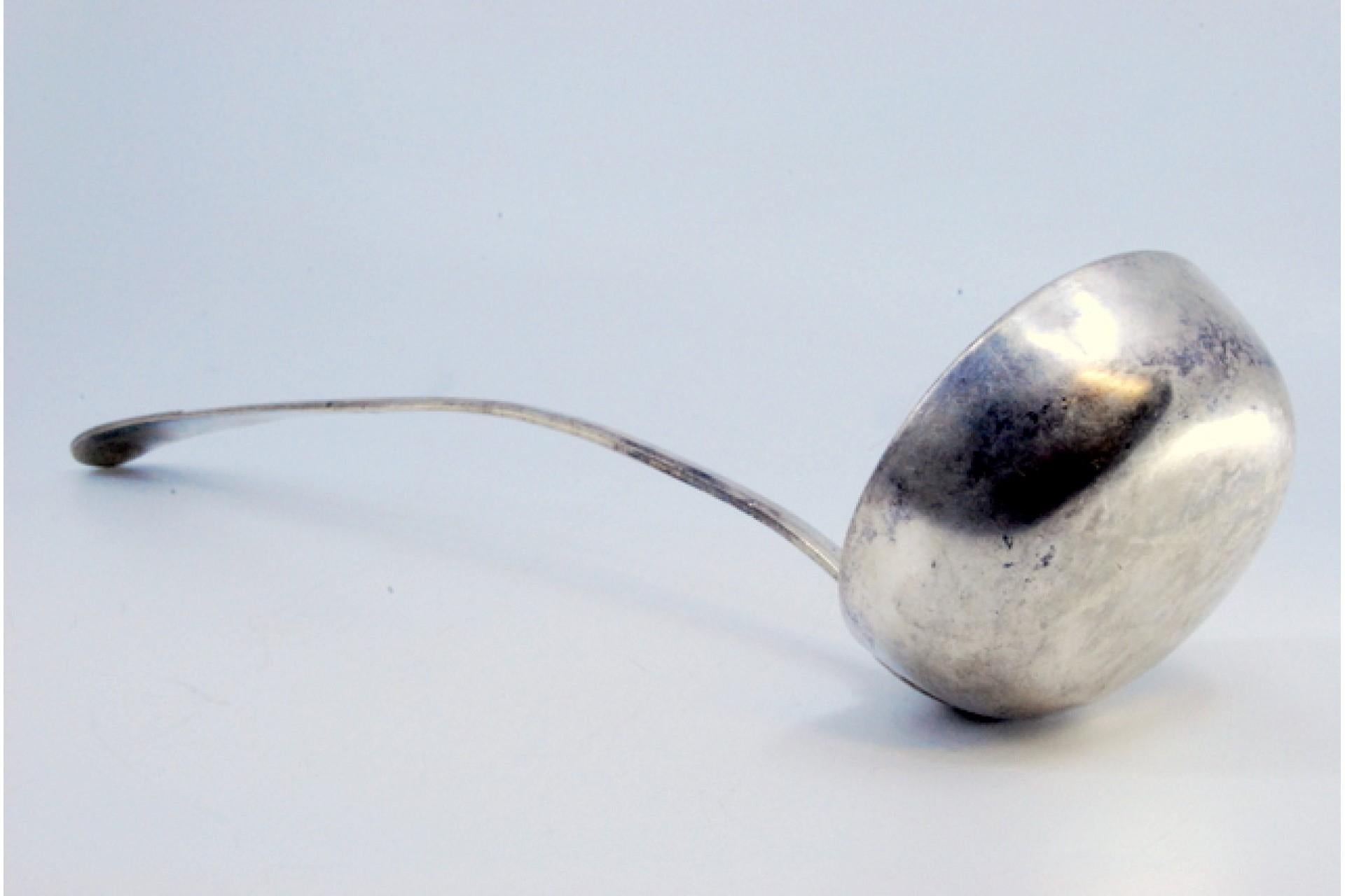 Silver soup ladle with embossed handle in the reed style im Angebot 2