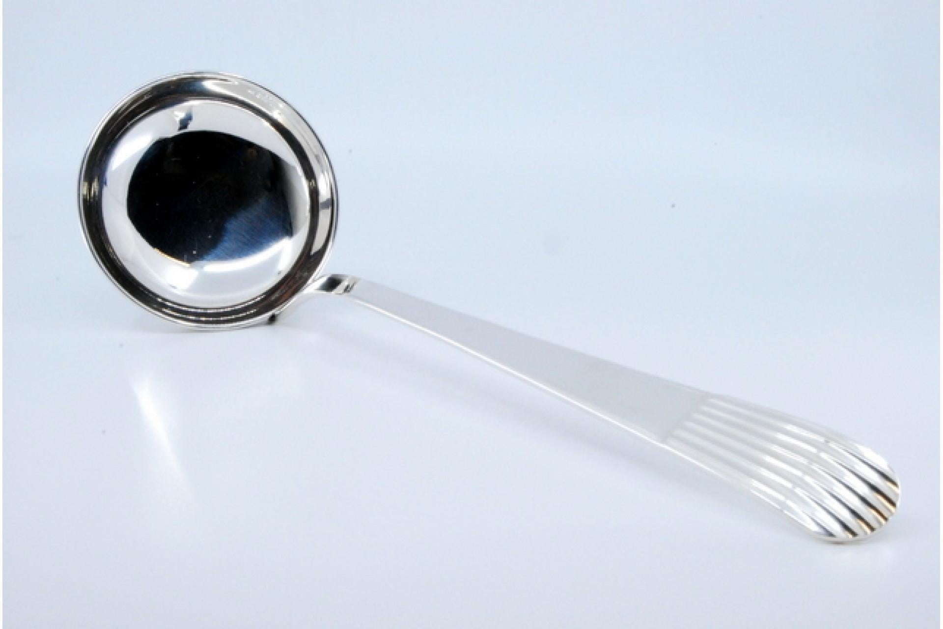 Silver soup ladle with embossed reed-style handle For Sale 5