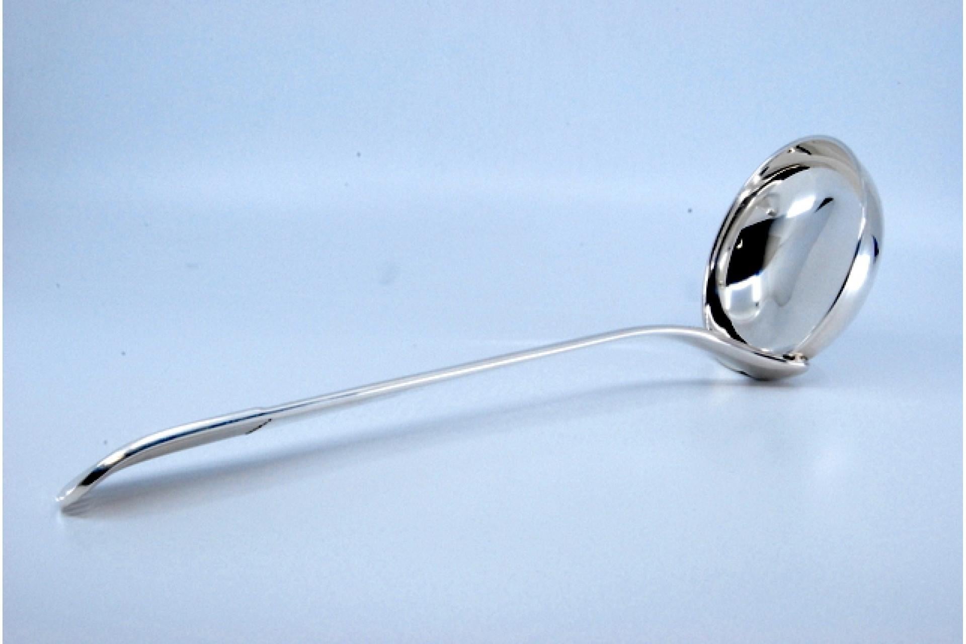 Silver soup ladle with embossed reed-style handle For Sale 3