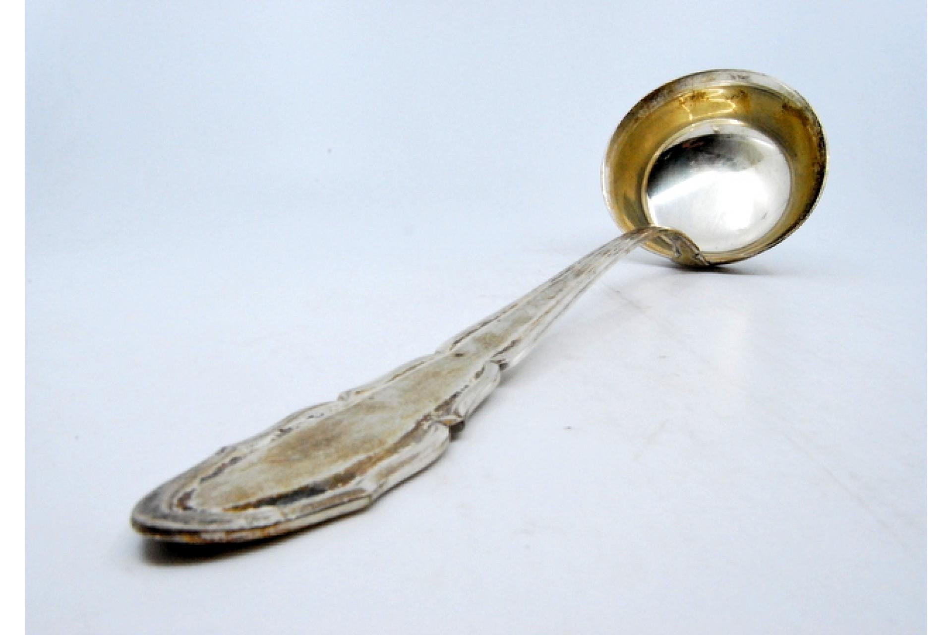 European Silver soup ladle with grooves along the handle For Sale