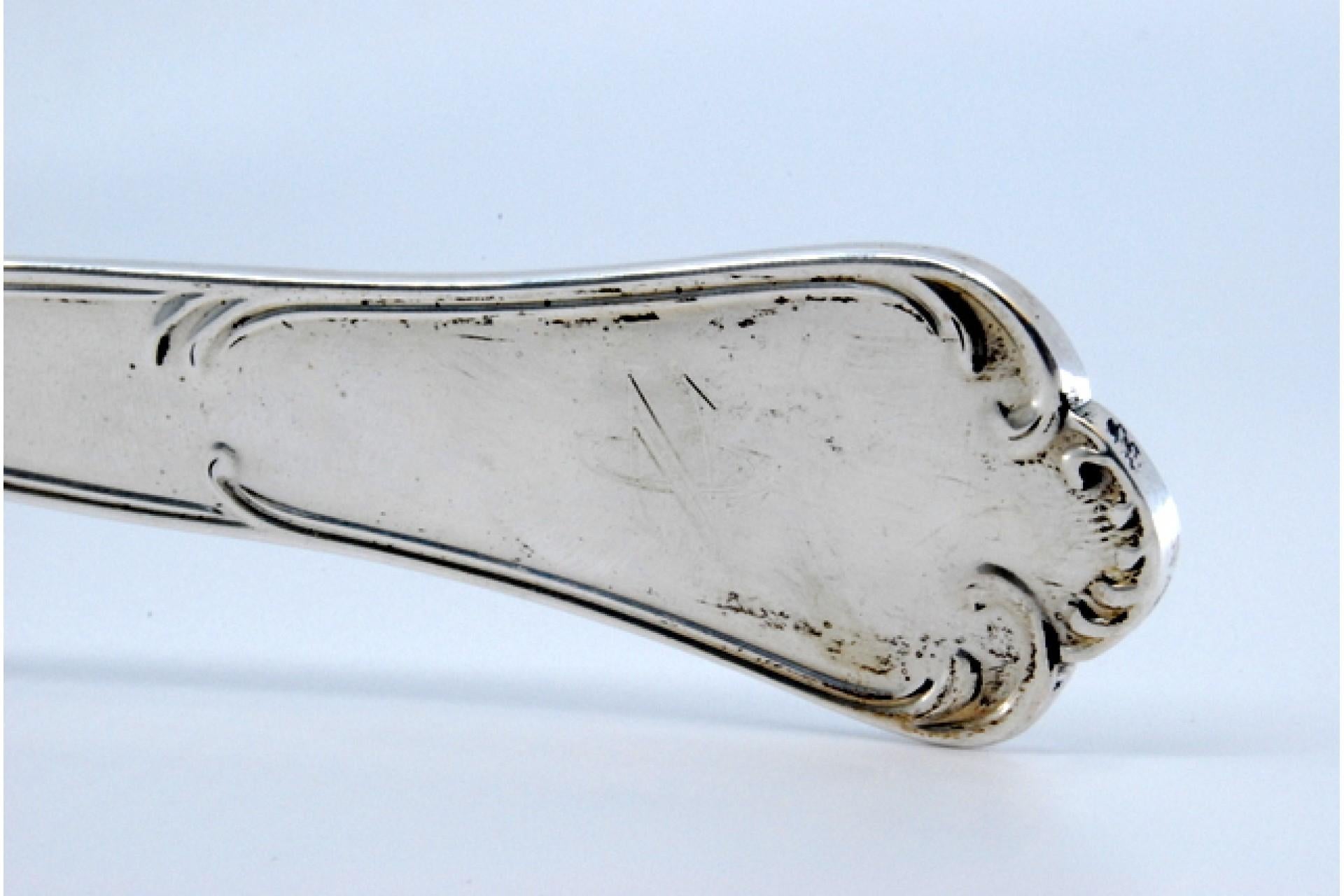 Silver soup ladle with grooves along the handle In Good Condition For Sale In Porto, PT