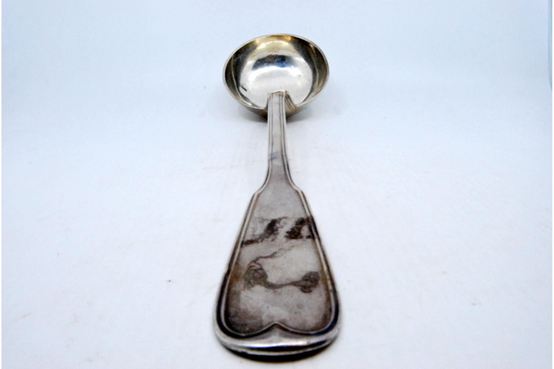 Silver soup ladle with grooves along the handle Bon état - En vente à Porto, PT