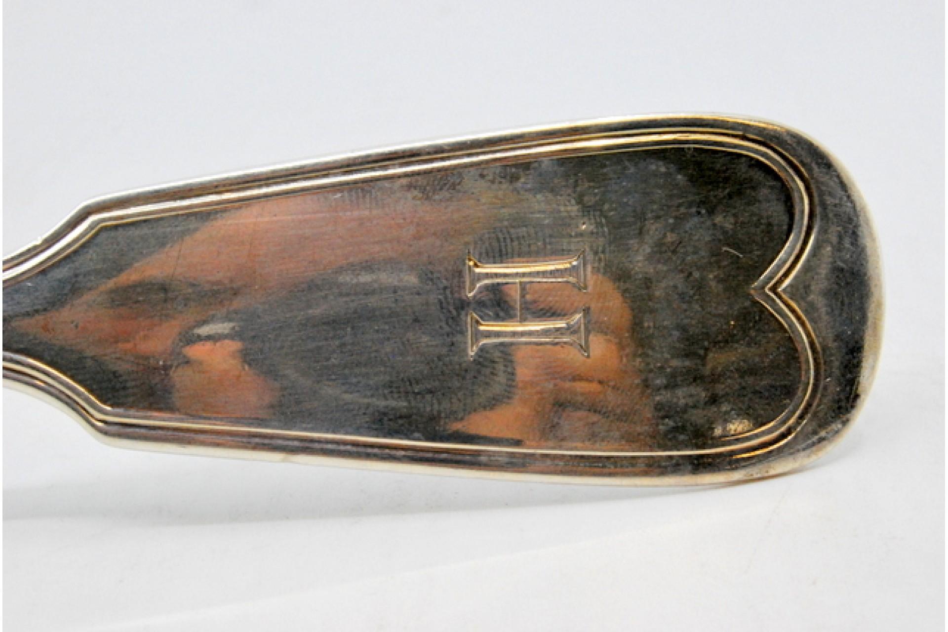 Silver soup ladle with grooves along the handle Bon état - En vente à Porto, PT