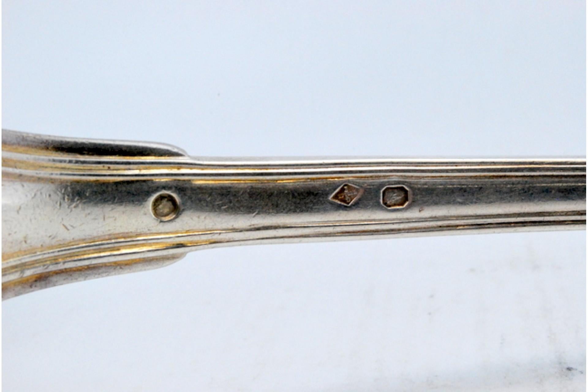 XIXe siècle Silver soup ladle with grooves along the handle en vente