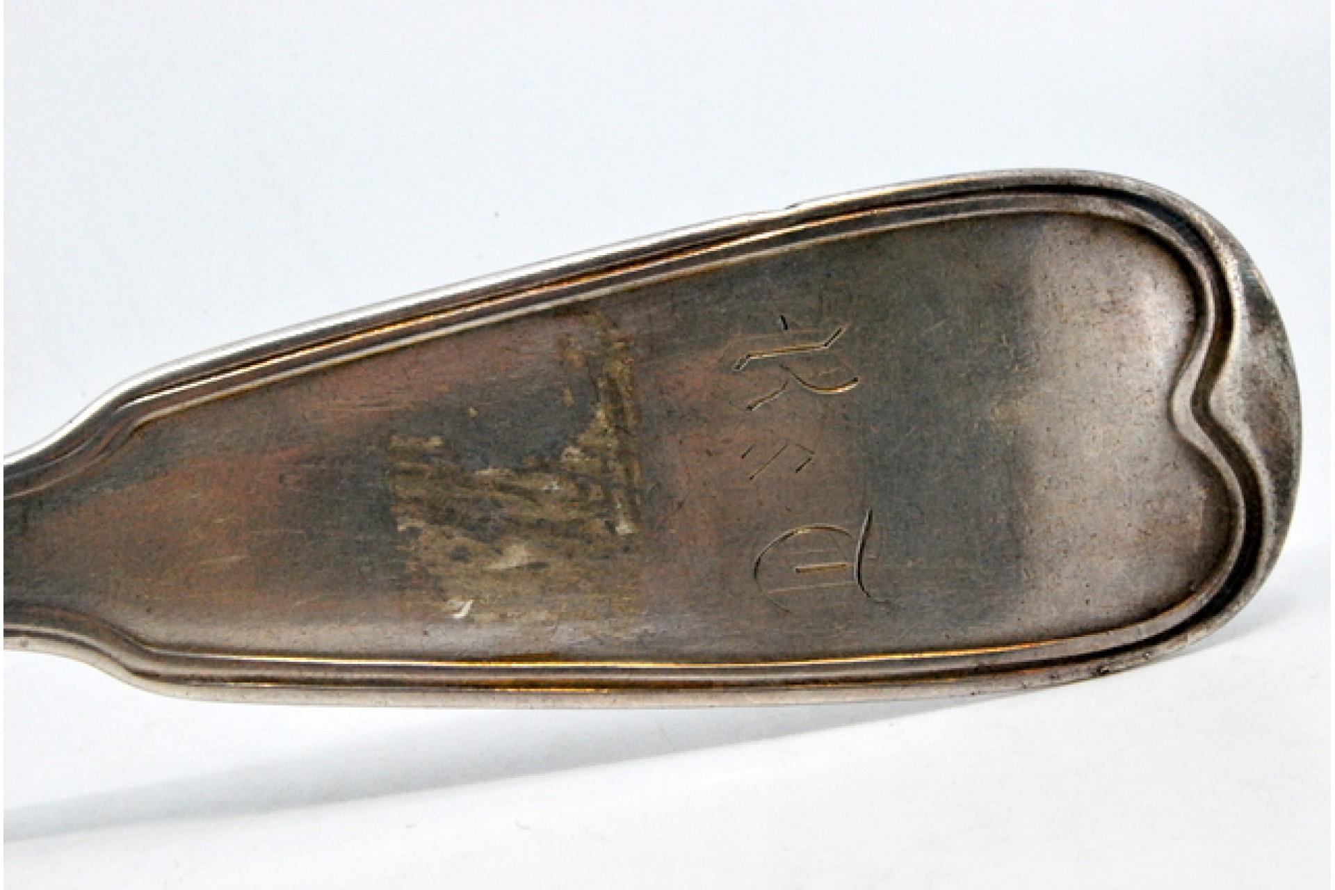 Argent Silver soup ladle with grooves along the handle en vente