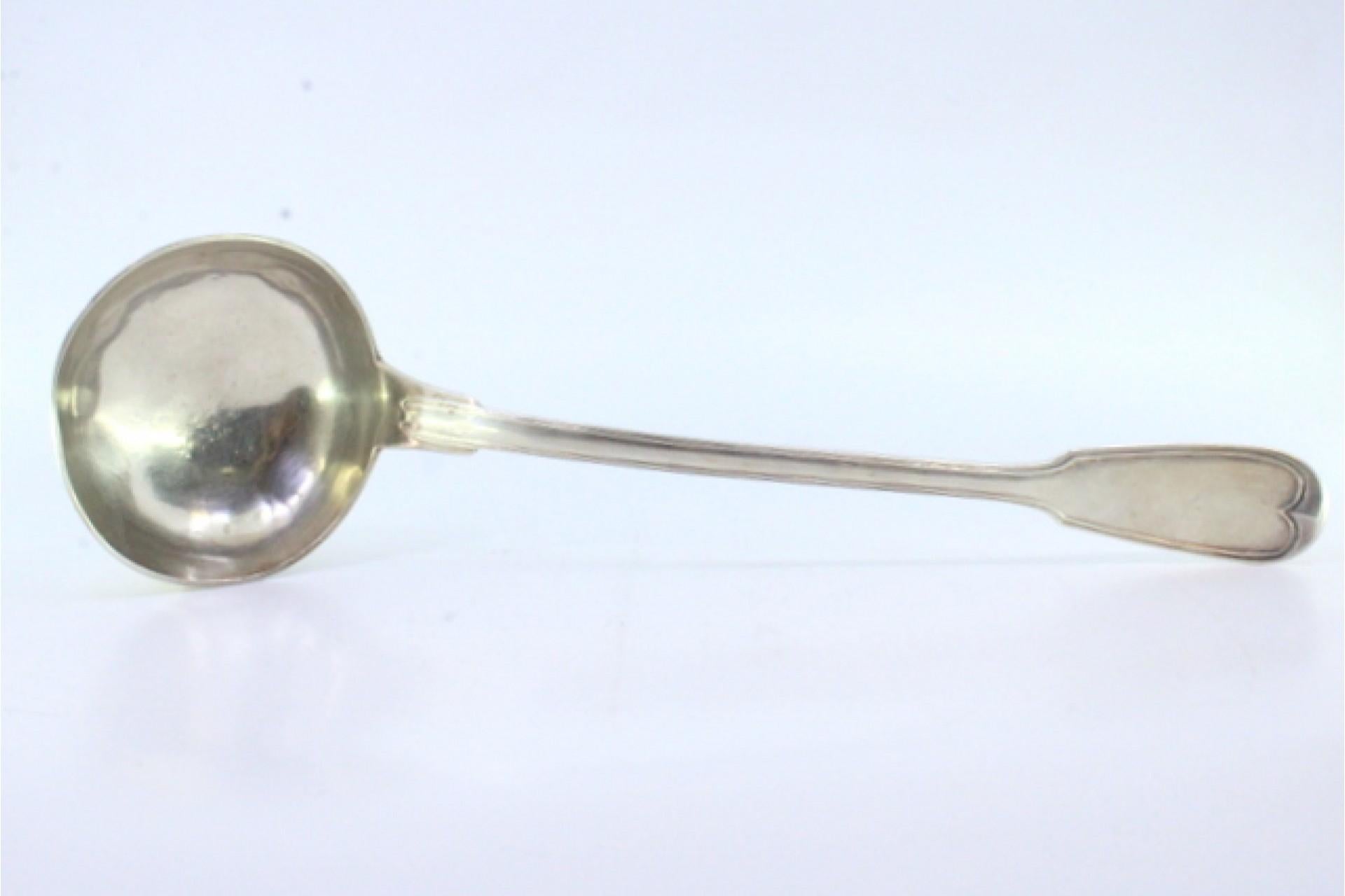 Silver soup ladle with grooves along the handle For Sale 2