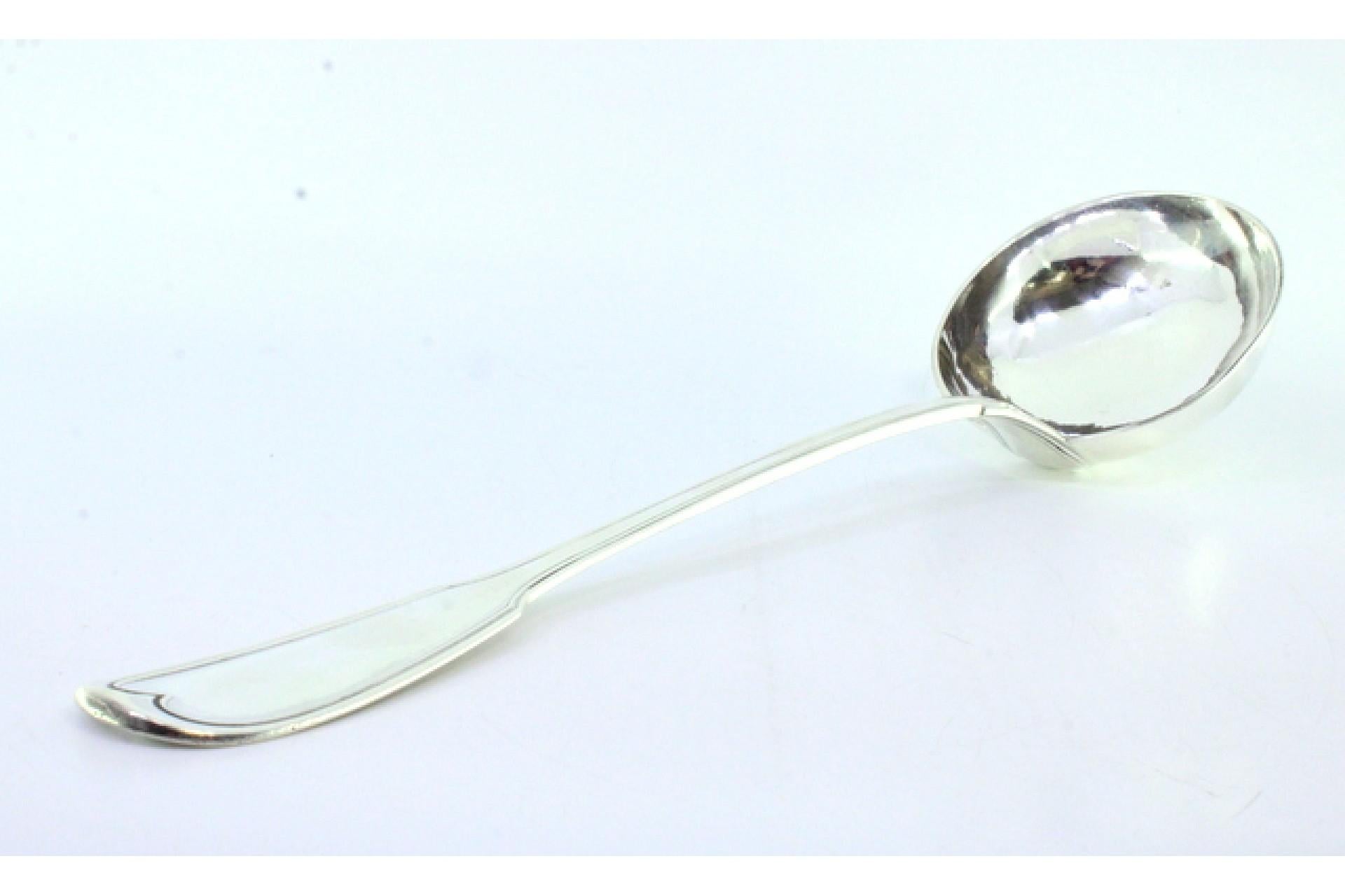 Européen Silver soup ladle with grooves along the handle to be shipped en vente