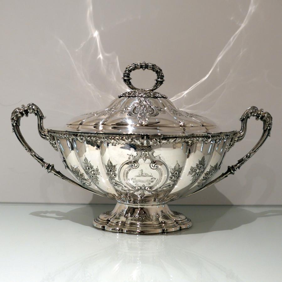 Silver Soup Tureen and Cover Sheffield 1908 Richard Martin & Ebenezer Hall In Good Condition For Sale In 53-64 Chancery Lane, London