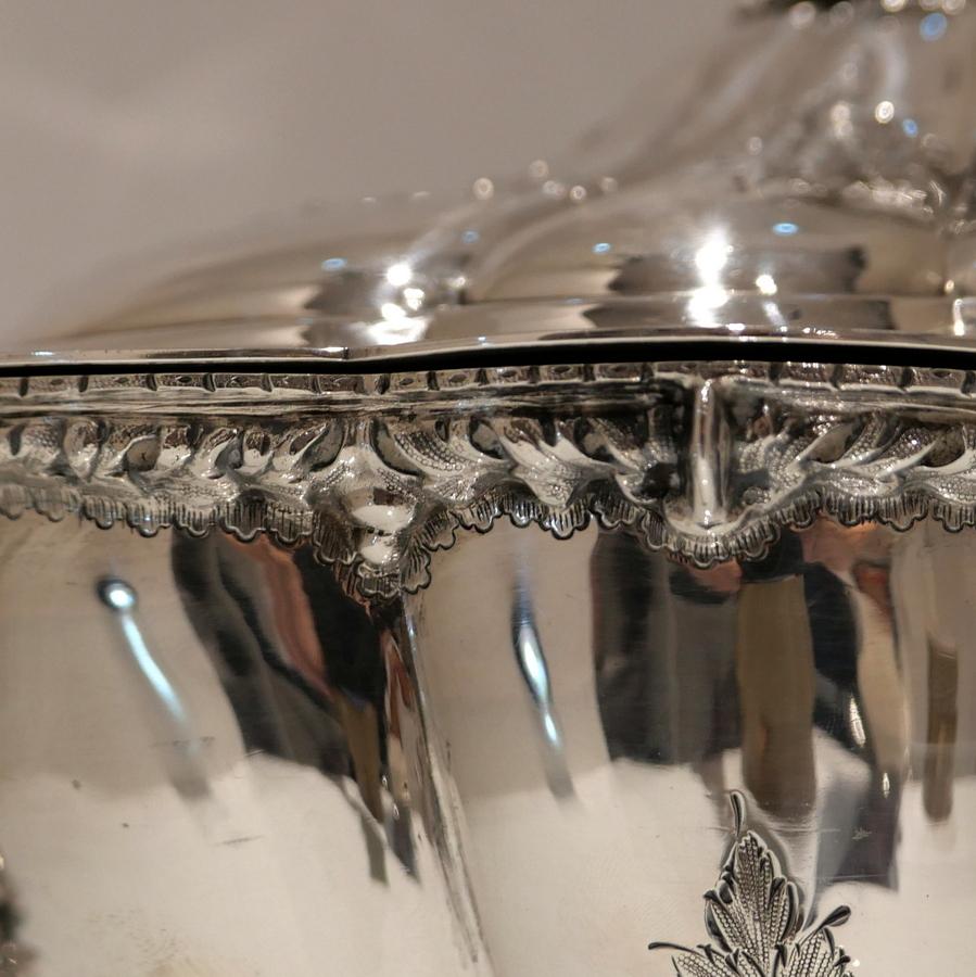 Sterling Silver Silver Soup Tureen and Cover Sheffield 1908 Richard Martin & Ebenezer Hall For Sale