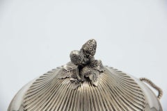 Soupière en argent avec reliefs cannelés